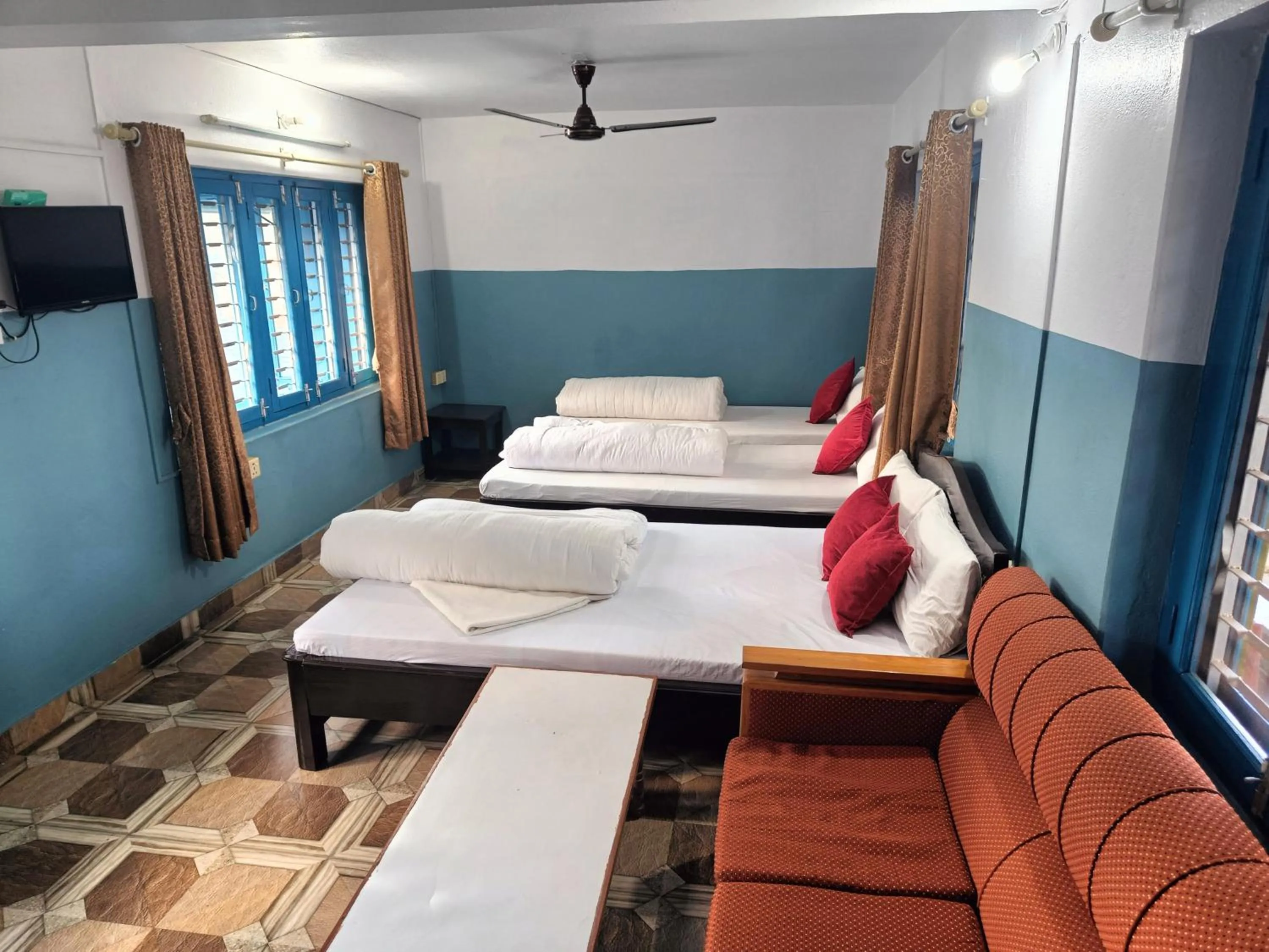 Family Room with Private Bathroom in R&R Guest House