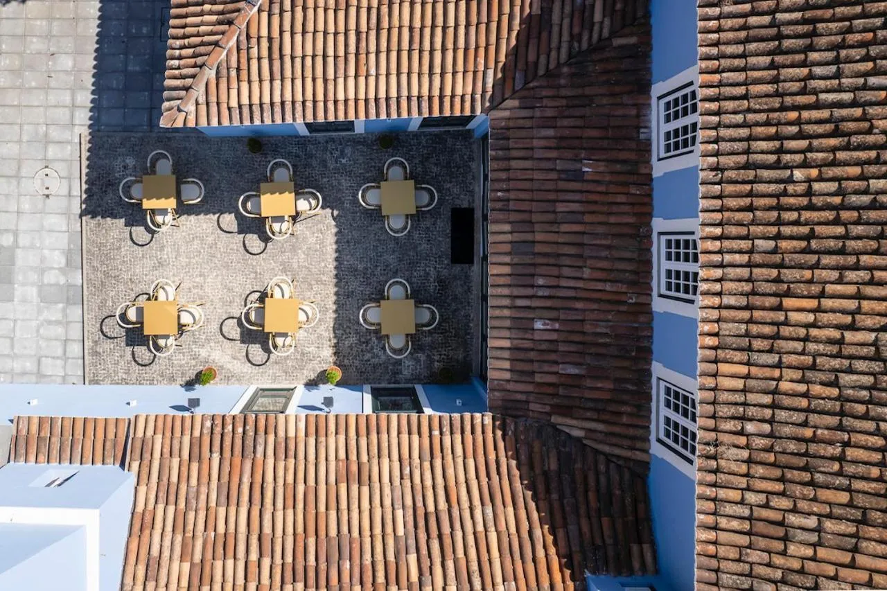 Day in Azores Book Hotel