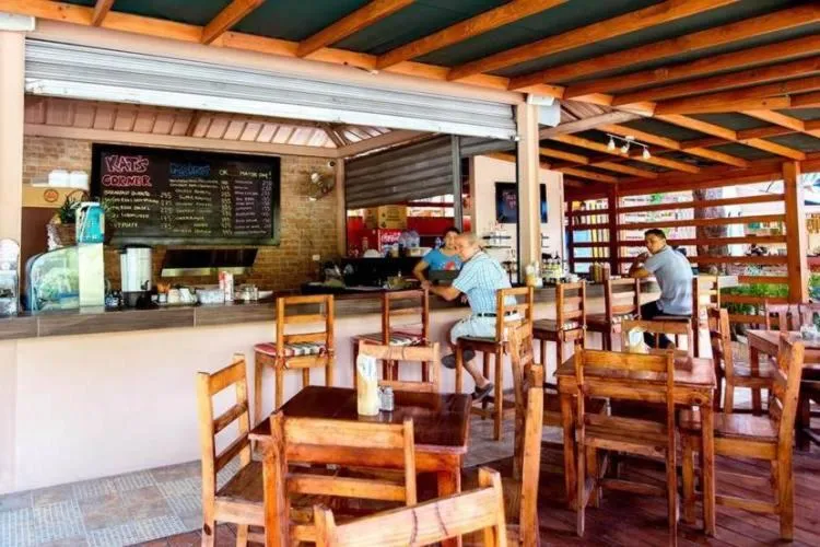 Restaurant/Places to Eat in Ducassi Rooftop Pool Suites Beach Club and SPA