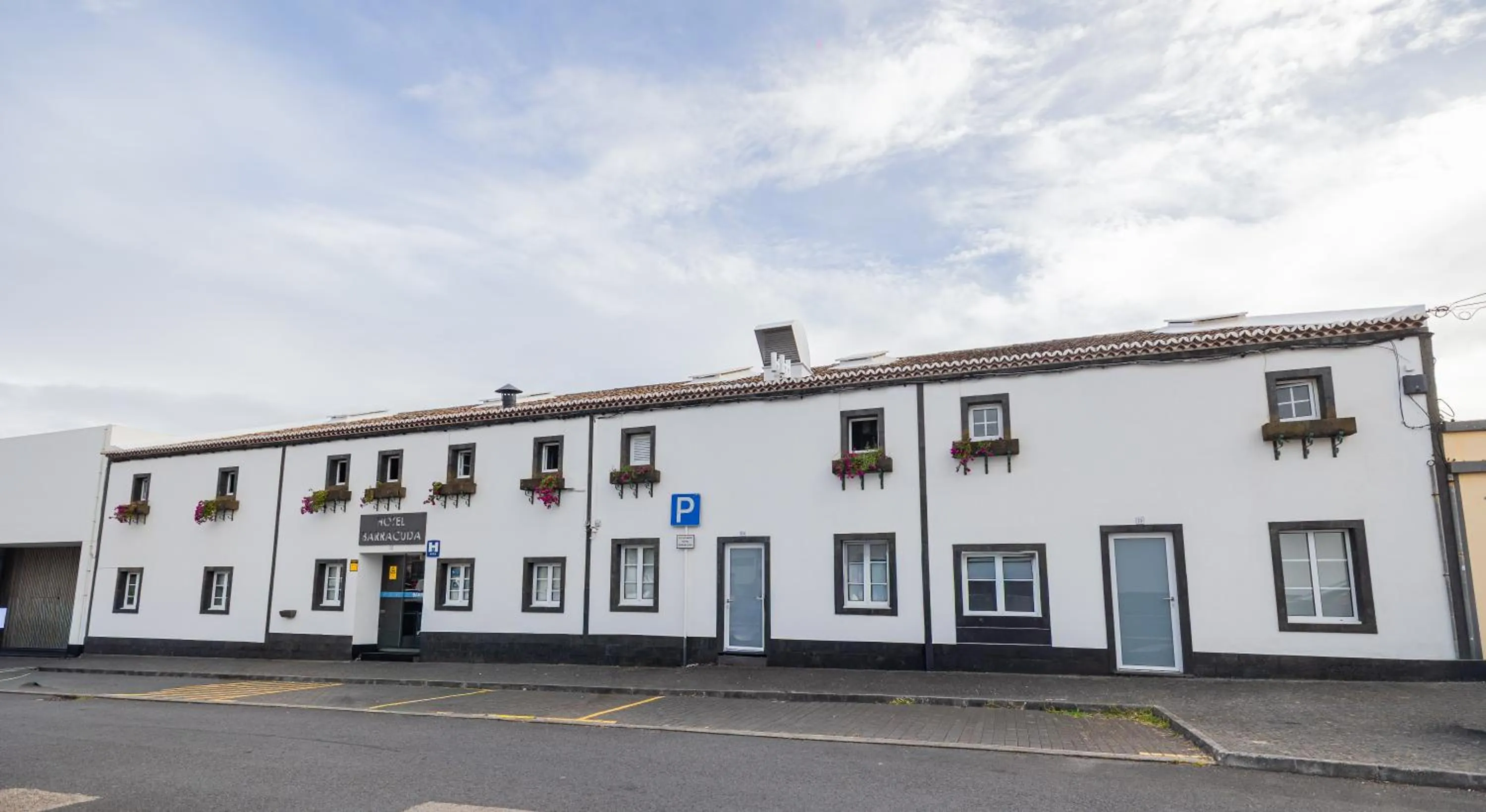 Property building in Aparthotel Barracuda