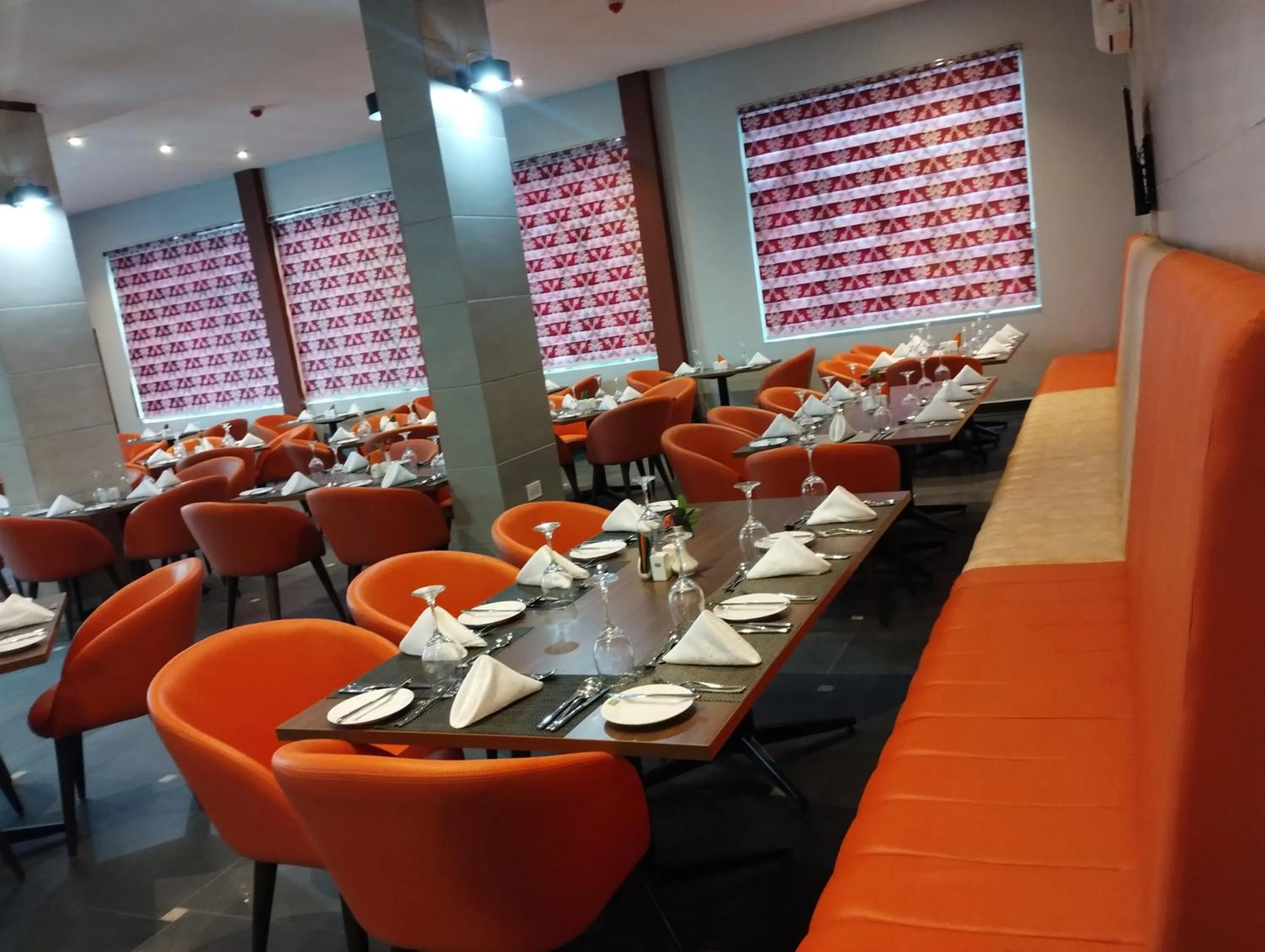 Restaurant/places to eat in Jogor Hotel Ibadan