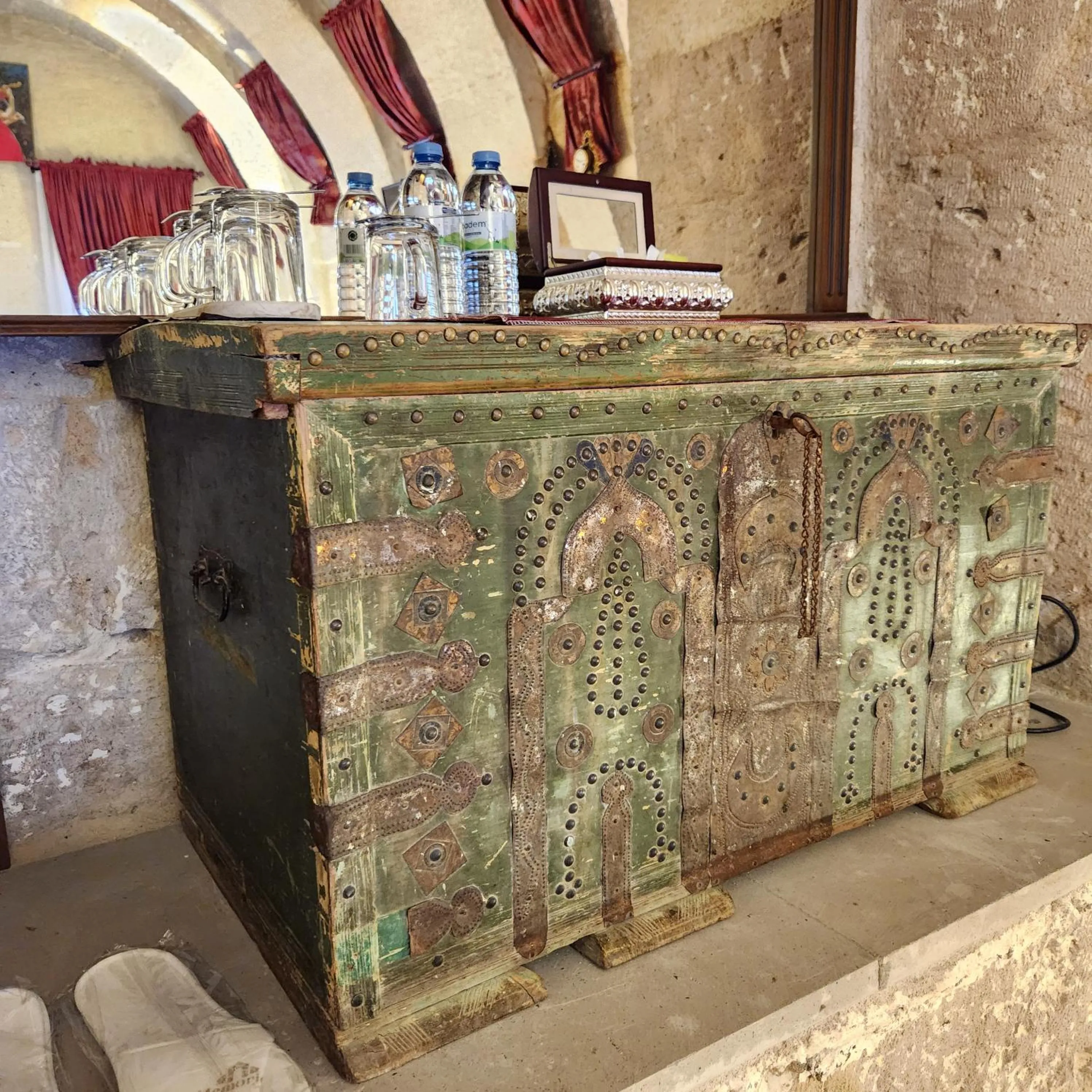 Food and drinks in Memories Cave House Adults Only Plus 12