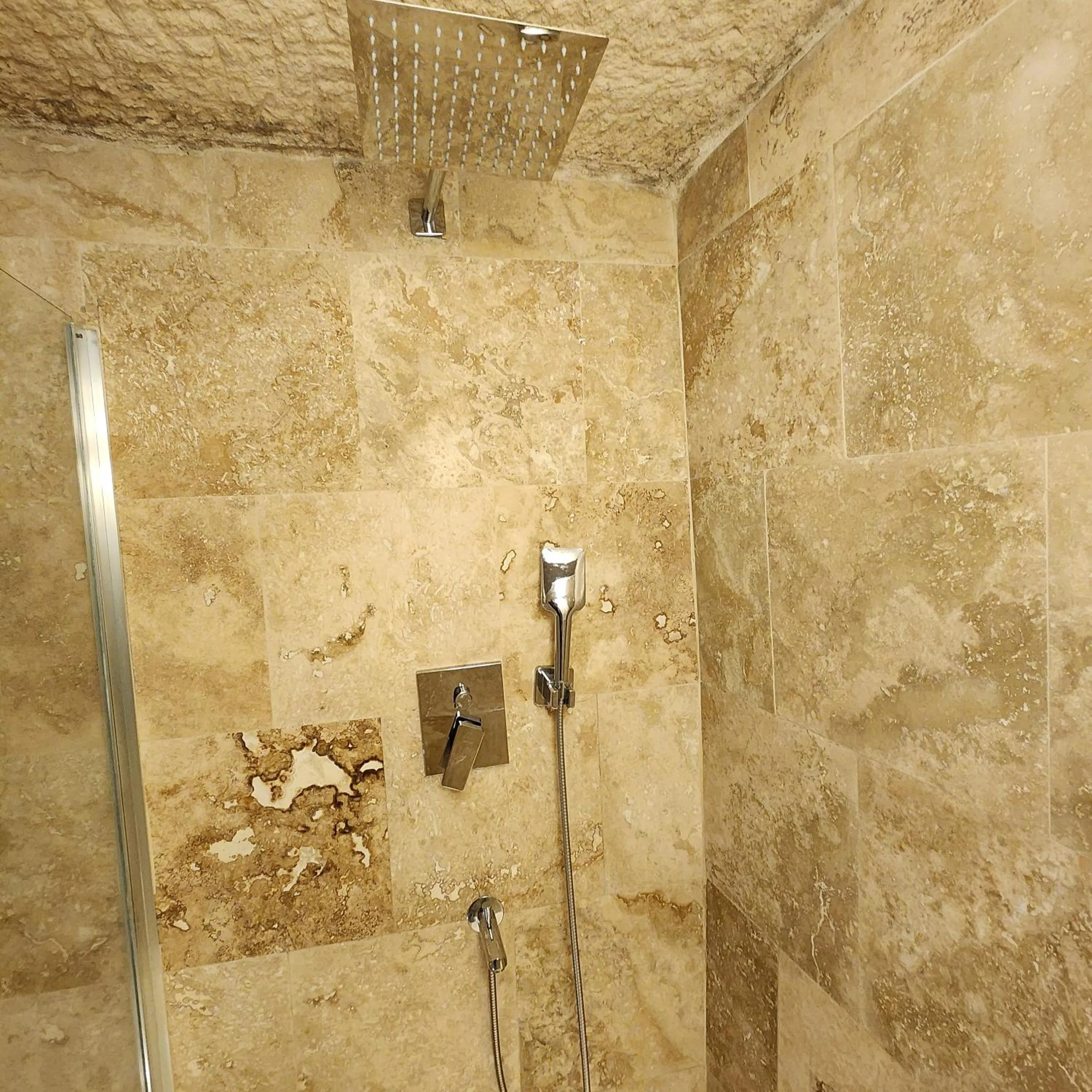 Shower in Memories Cave House Adults Only Plus 12
