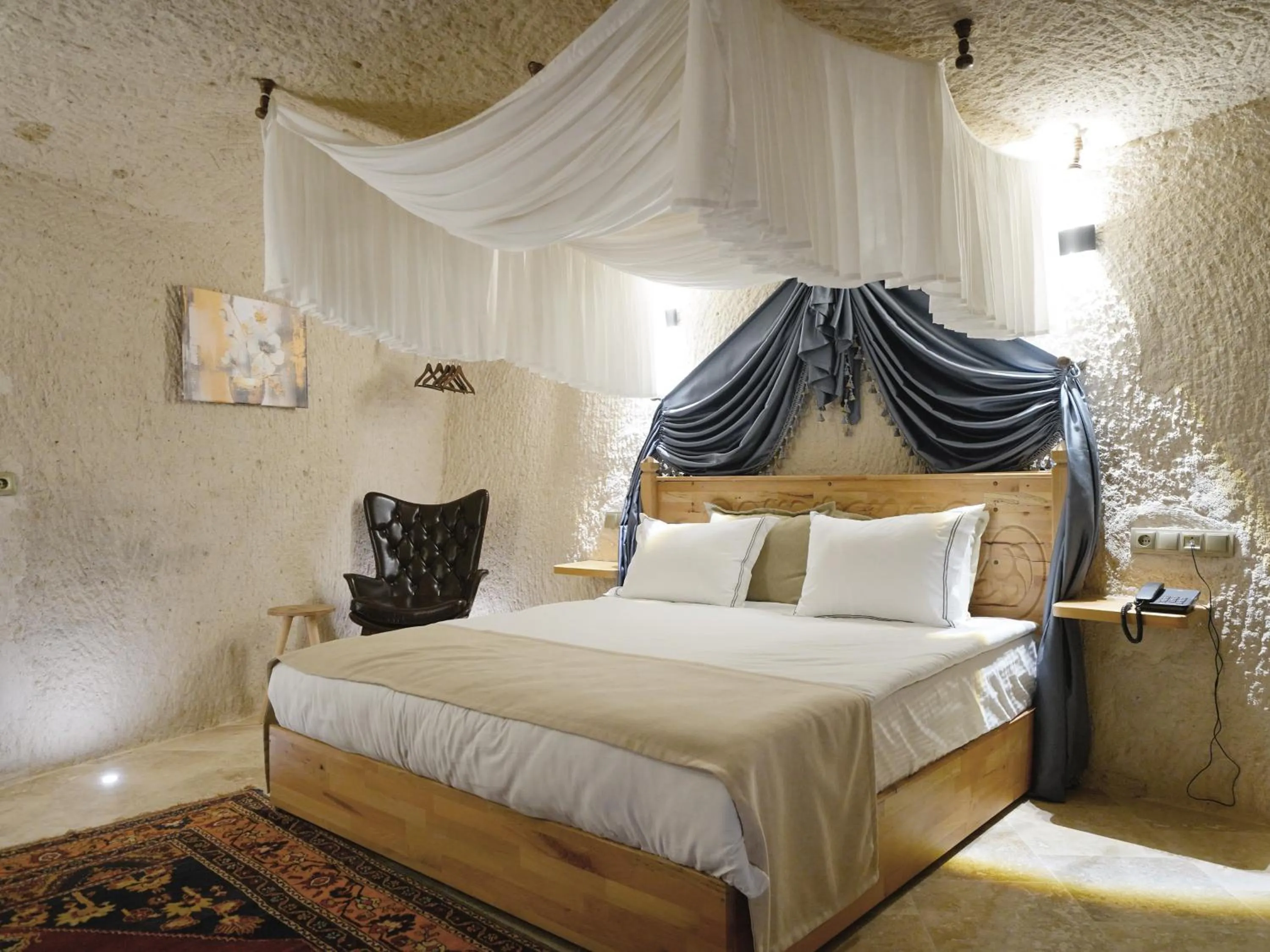 Bedroom, Bed in Memories Cave House Adults Only Plus 12