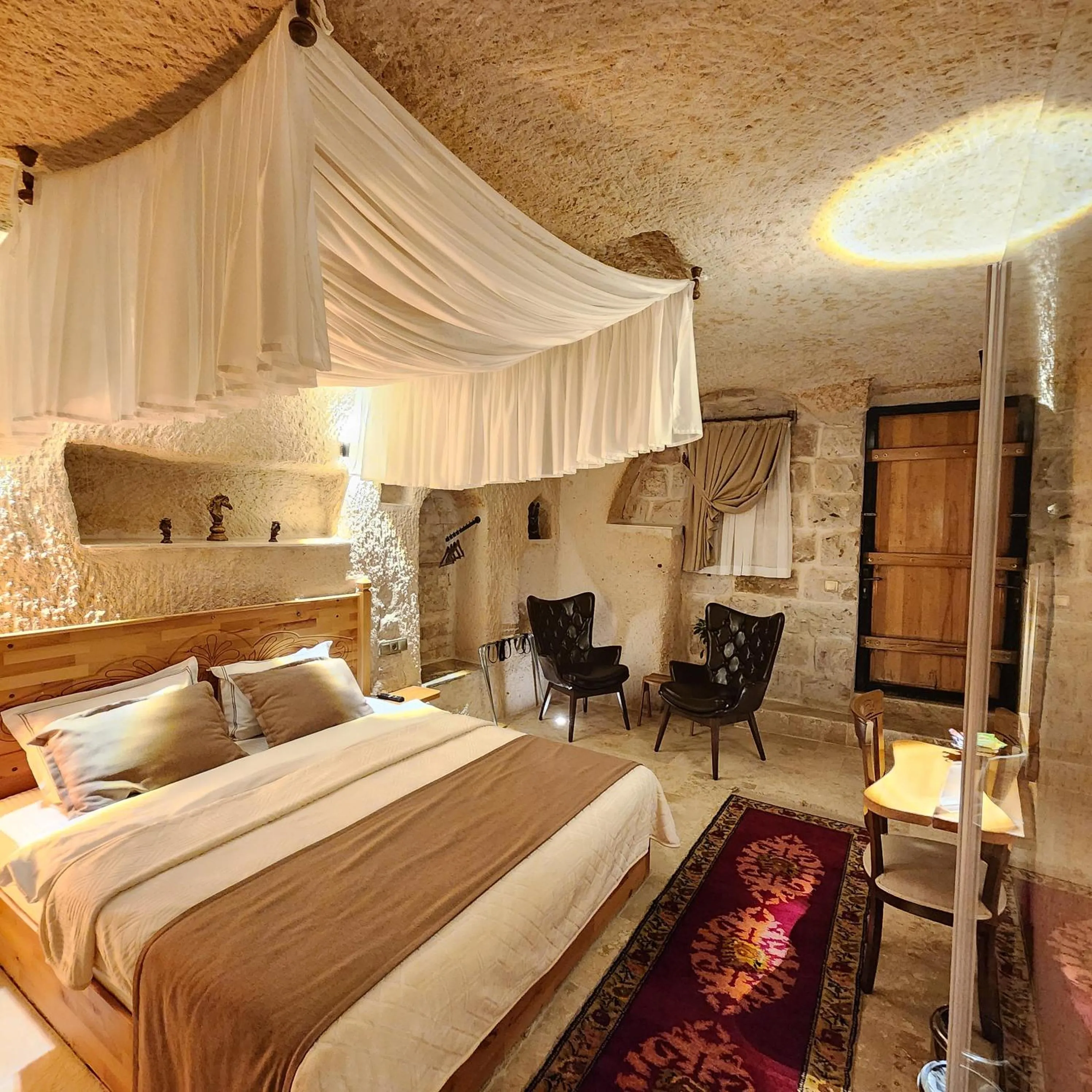 Photo of the whole room, Bed in Memories Cave House Adults Only Plus 12