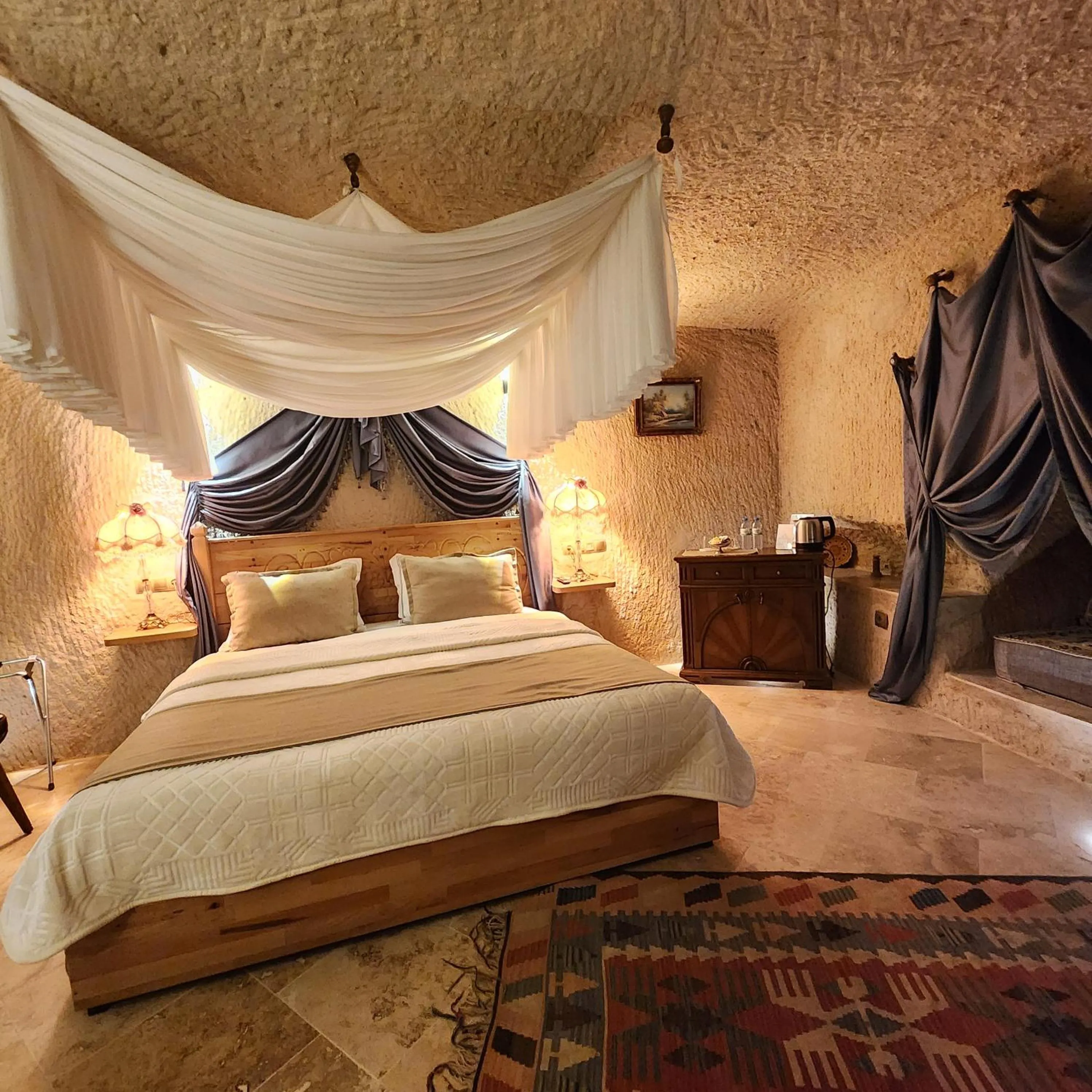 Decorative detail, Bed in Memories Cave House Adults Only Plus 12