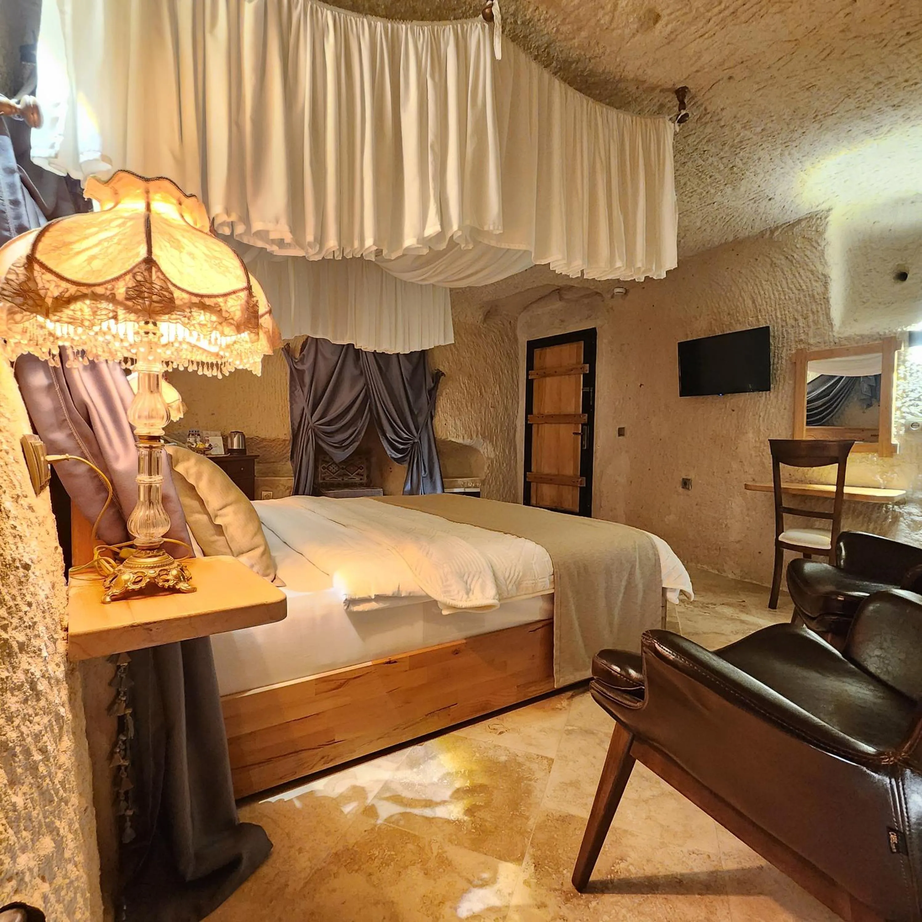 Decorative detail, Bed in Memories Cave House Adults Only Plus 12