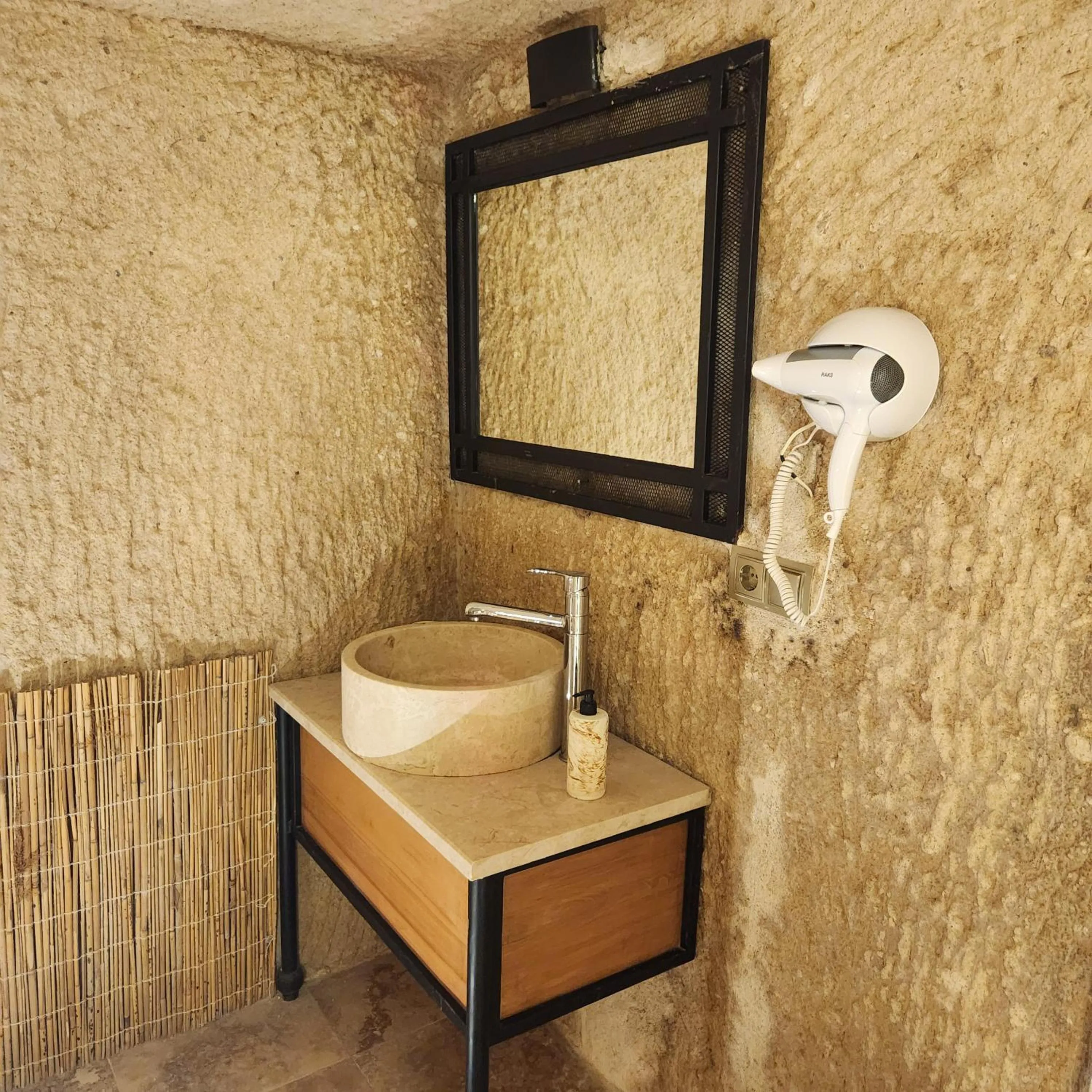 hair dryier in Memories Cave House Adults Only Plus 12