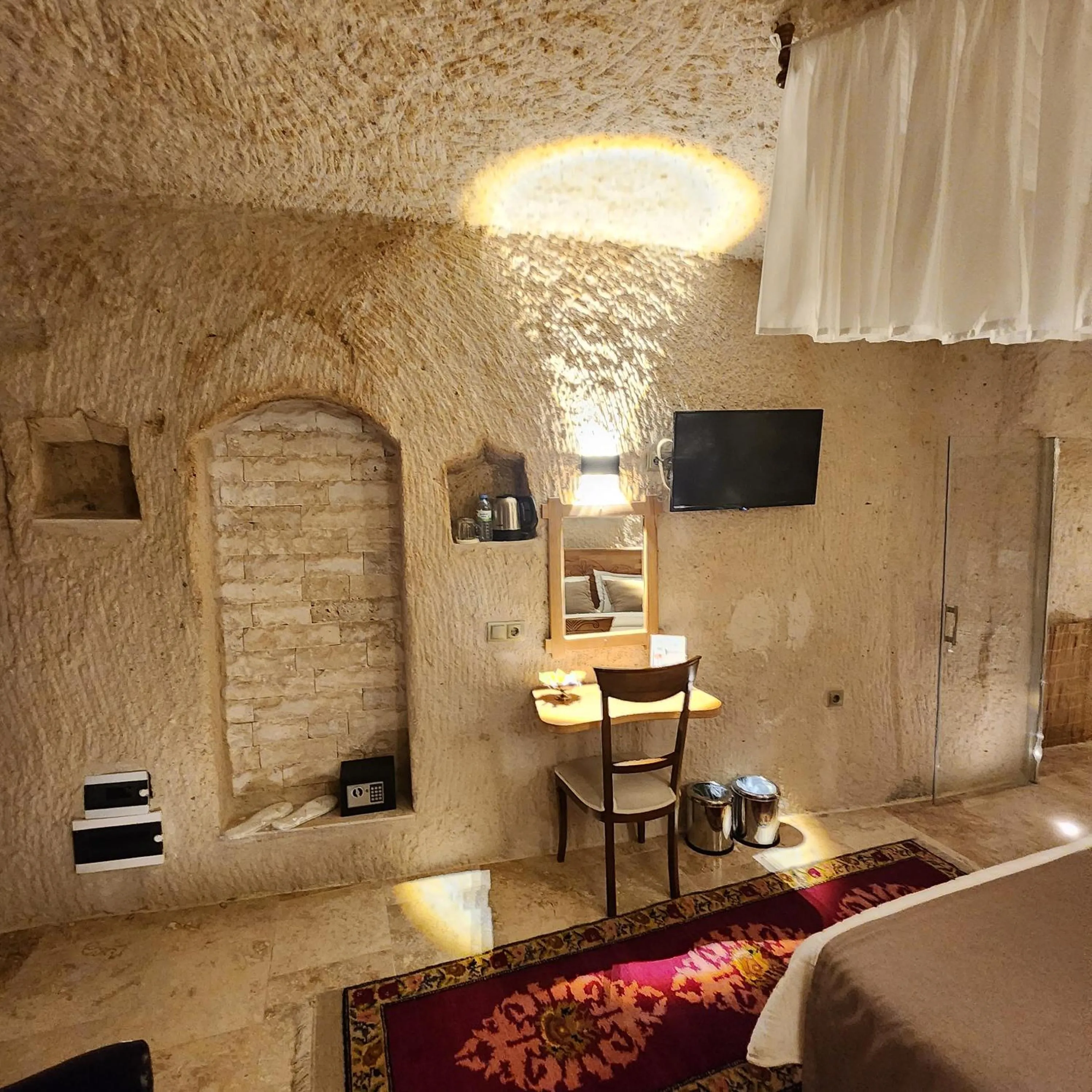 safe, Bed in Memories Cave House Adults Only Plus 12