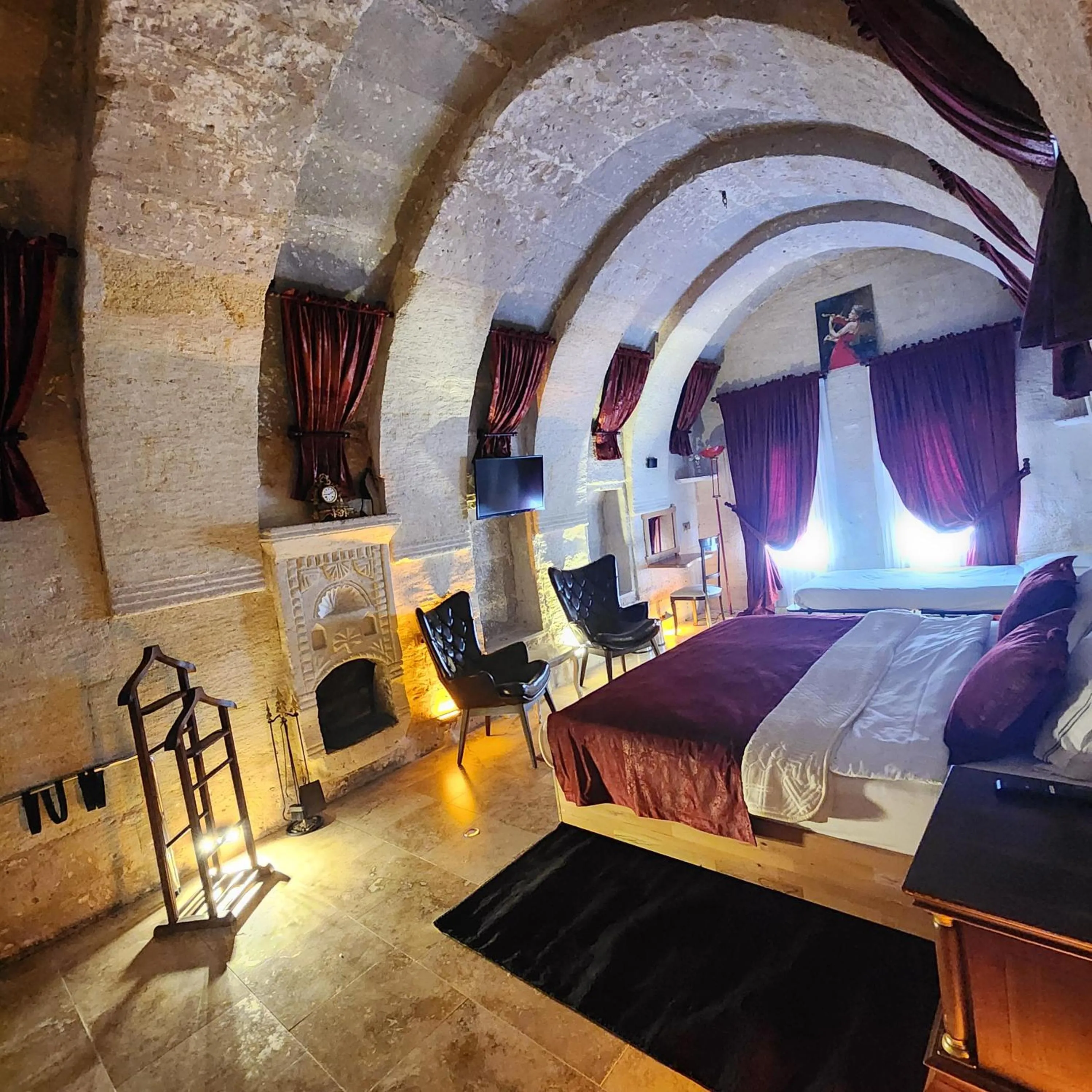 Seating area, Bed in Memories Cave House Adults Only Plus 12