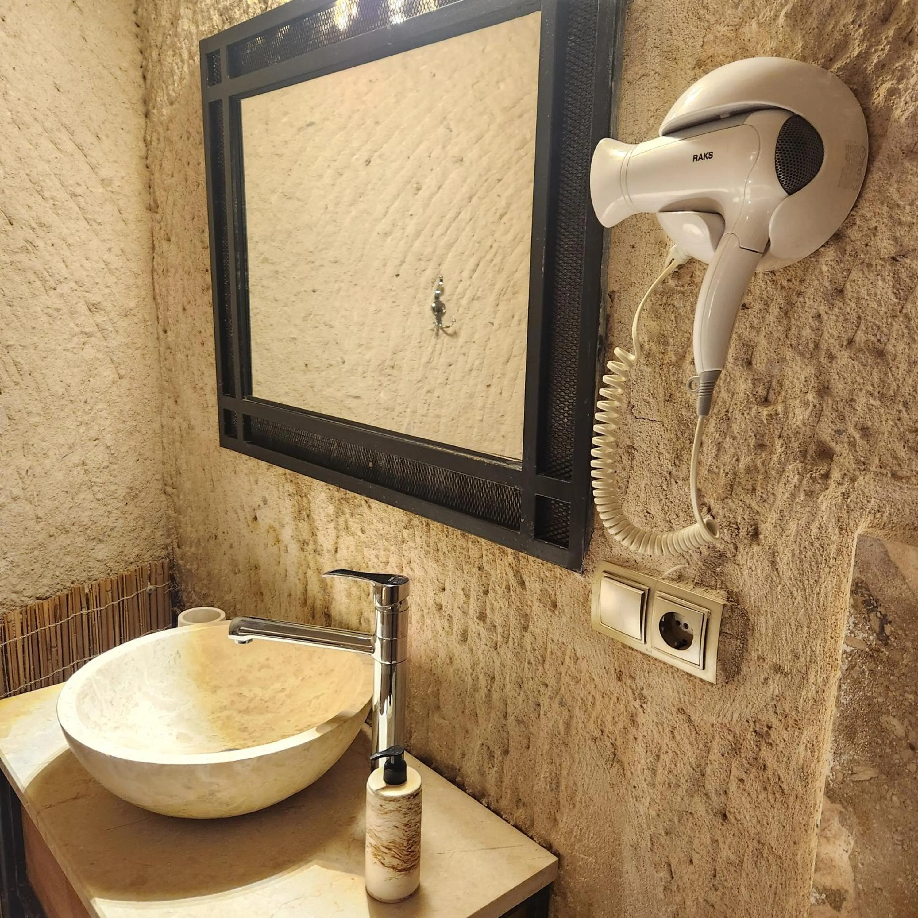 hair dryier in Memories Cave House Adults Only Plus 12