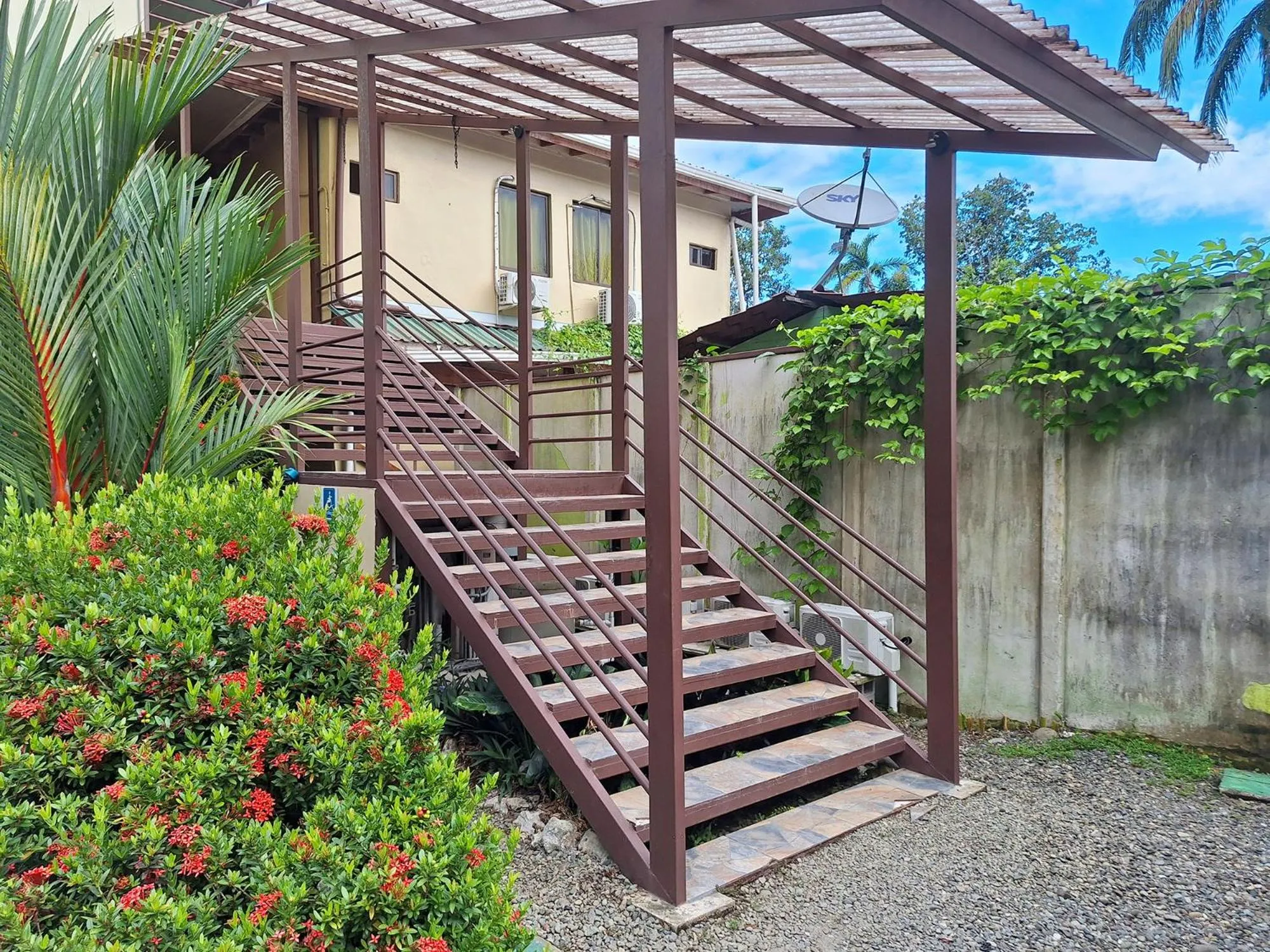 Facade/entrance in Infiniti Hotel