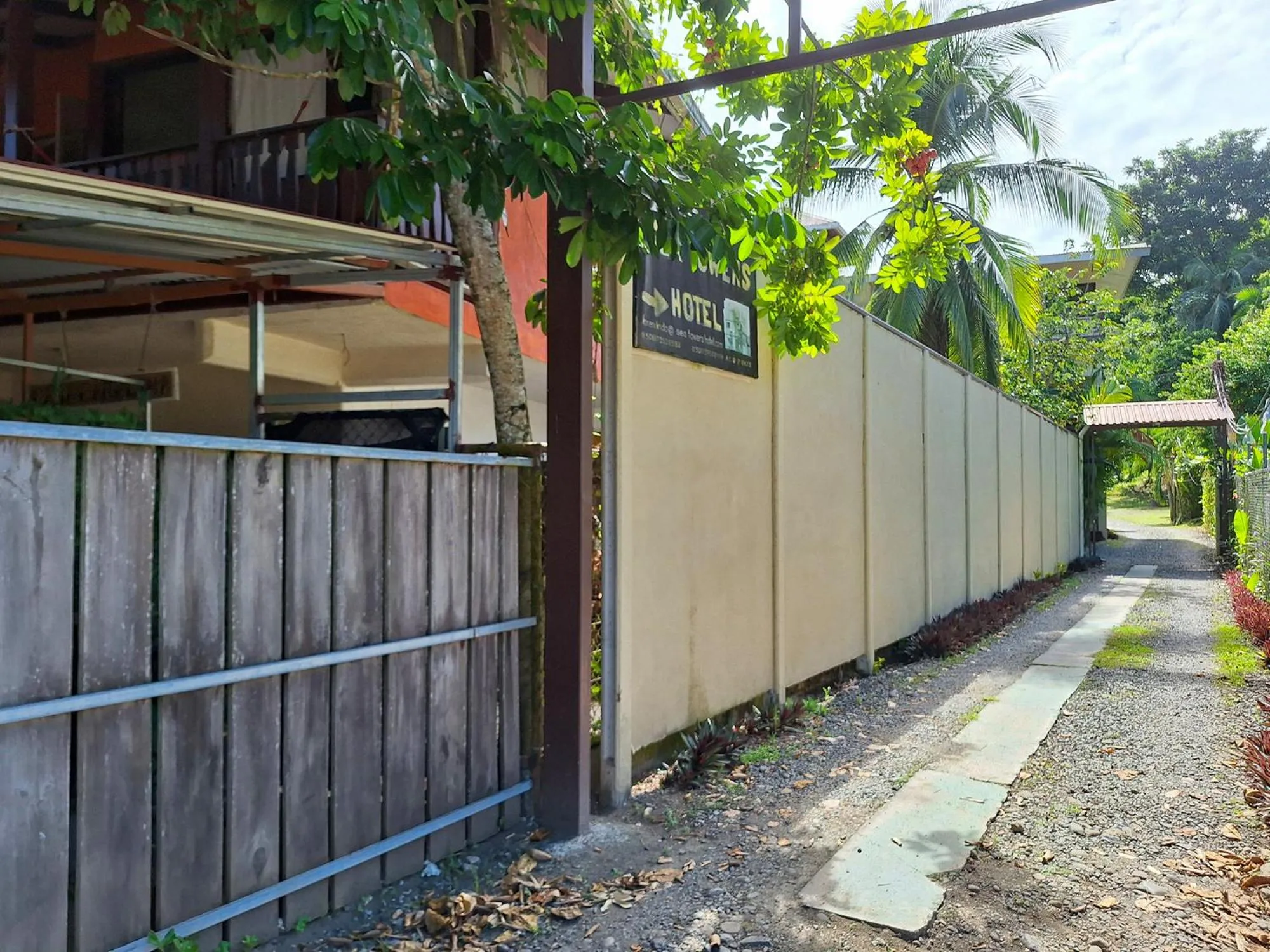 Facade/entrance in Infiniti Hotel