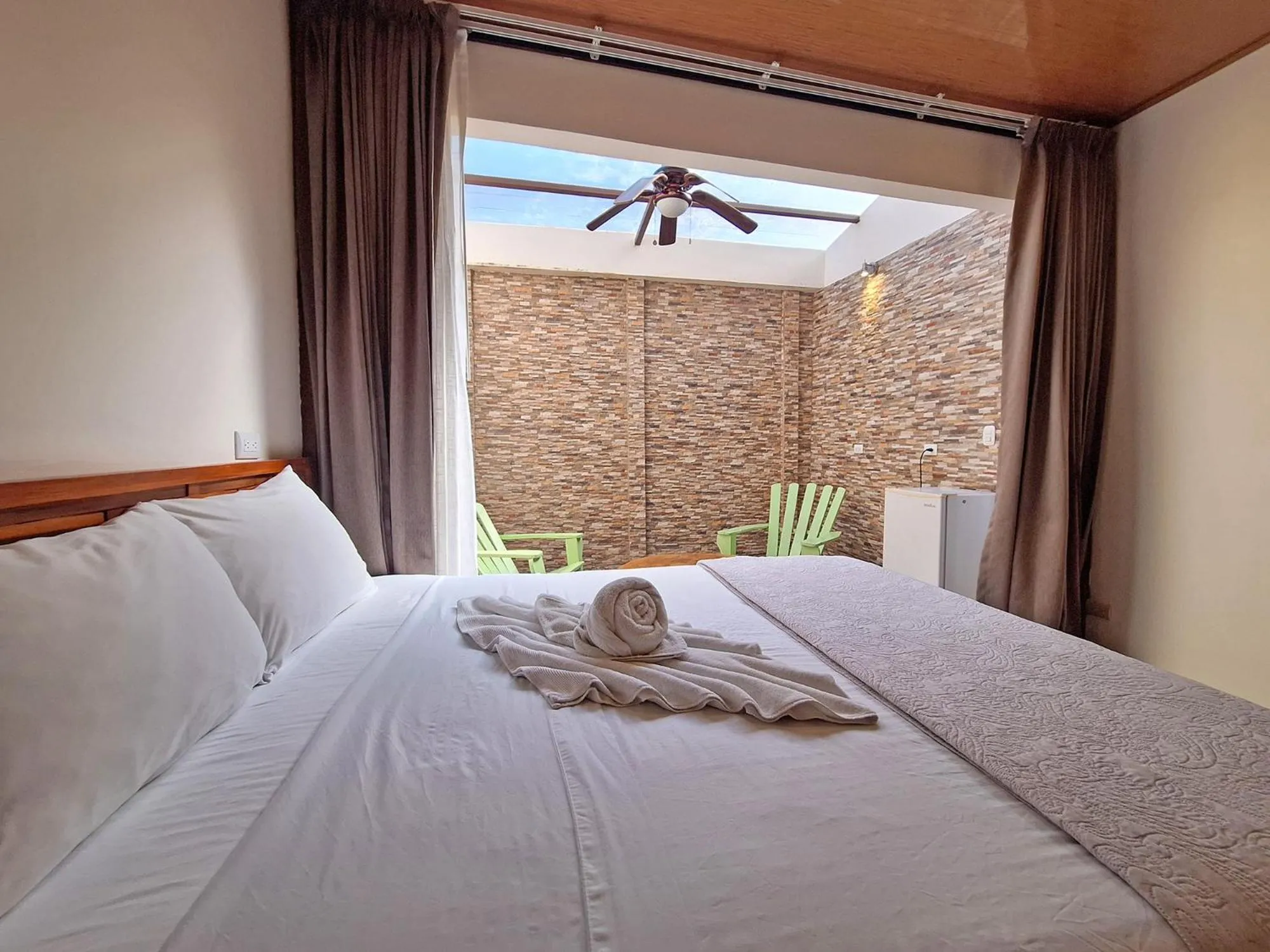 Bedroom, Bed in Infiniti Hotel