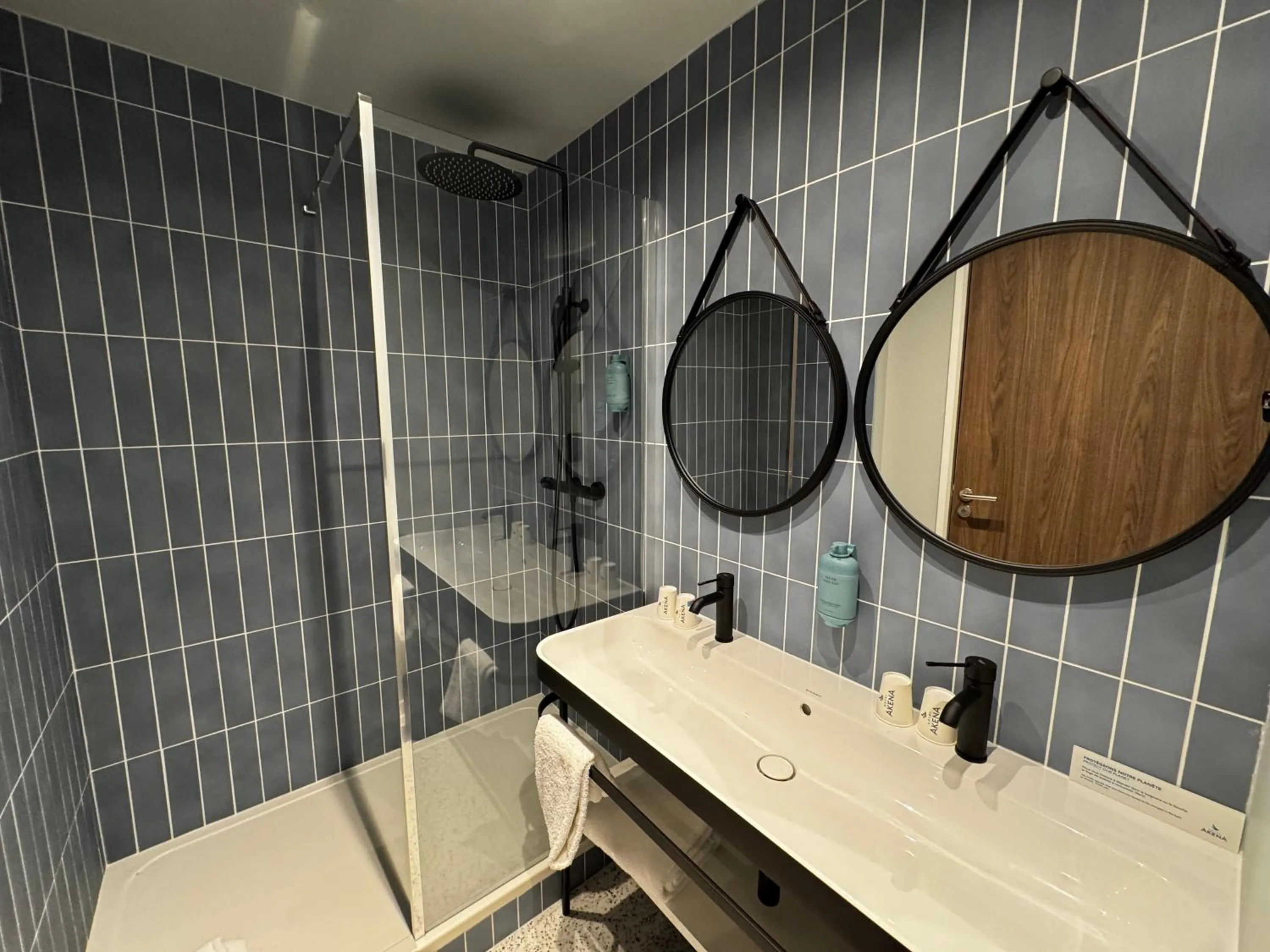 Bathroom in Hôtel AKENA Serris - Val d'Europe