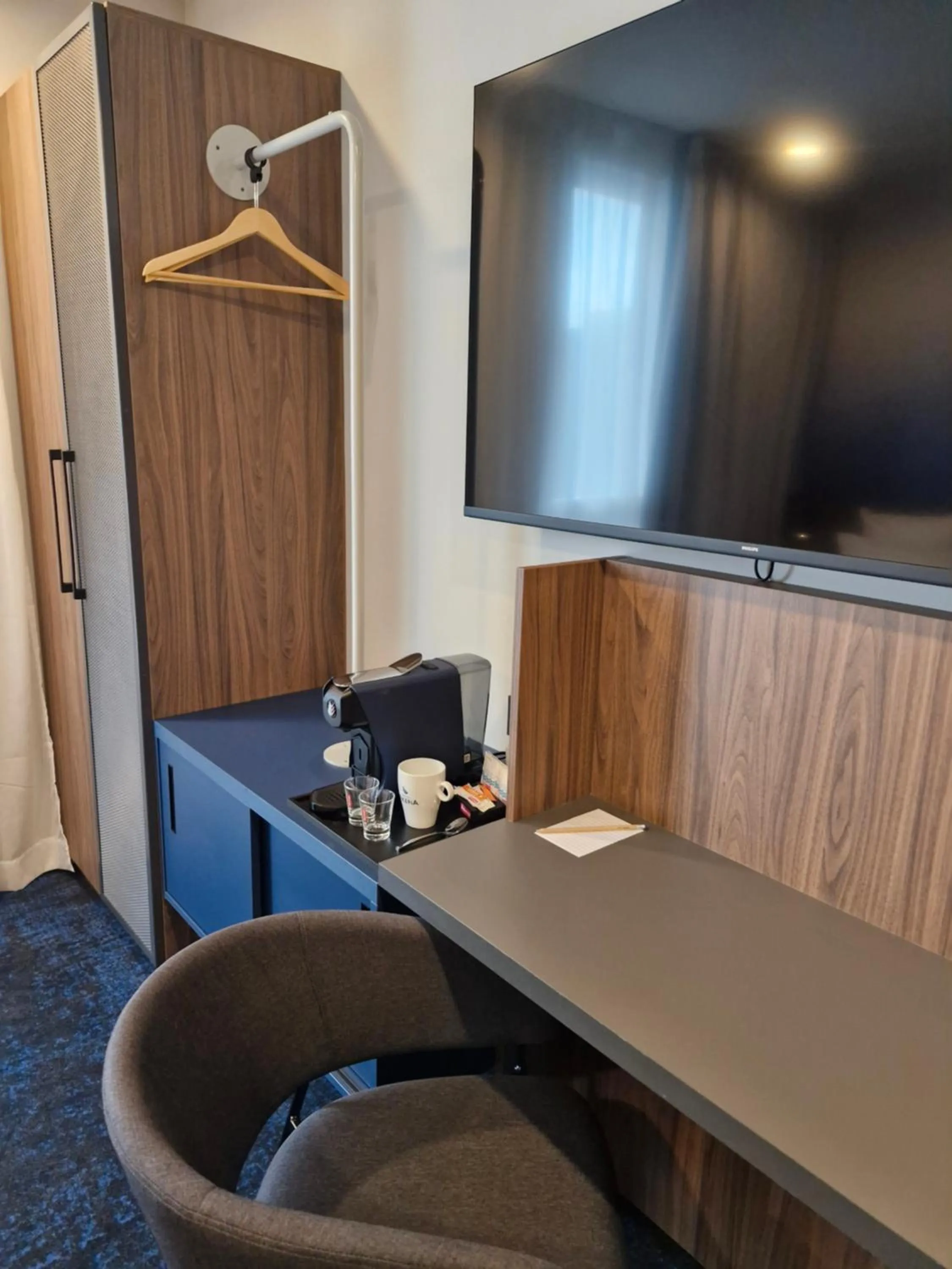 TV and multimedia in Hôtel AKENA Serris - Val d'Europe