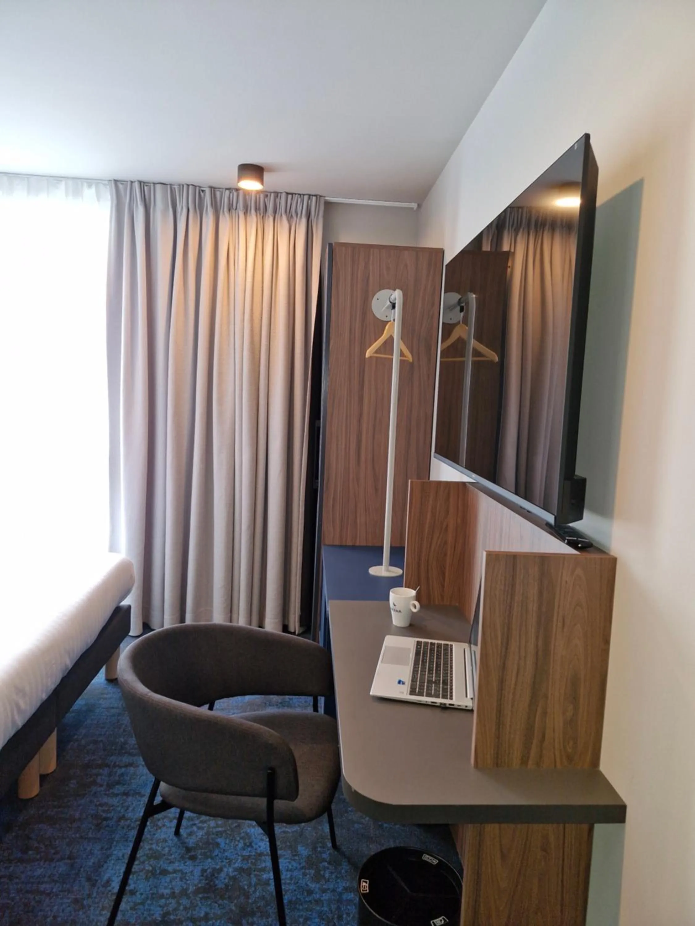 TV and multimedia in Hôtel AKENA Serris - Val d'Europe