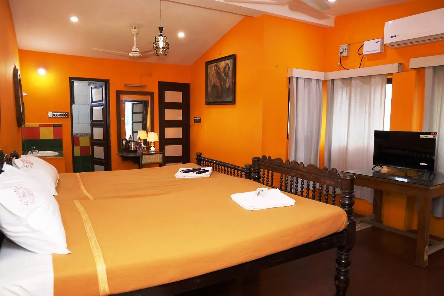 Photo of the whole room in LA VILLA CREOLE