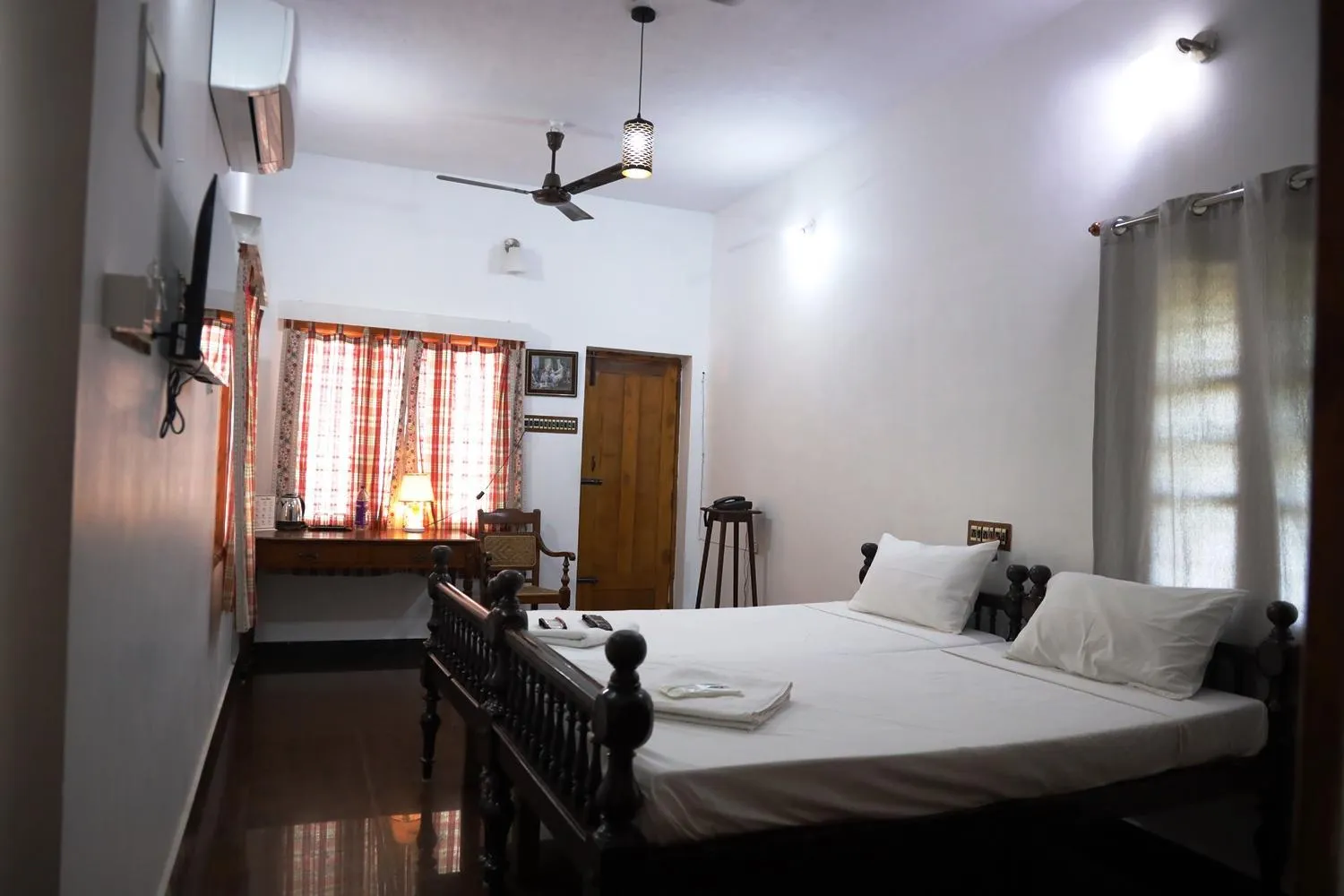 Photo of the whole room in LA VILLA CREOLE