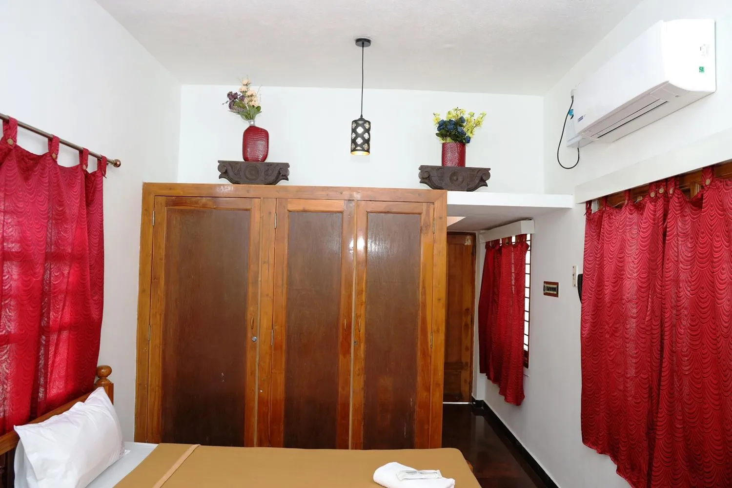 wardrobe in LA VILLA CREOLE