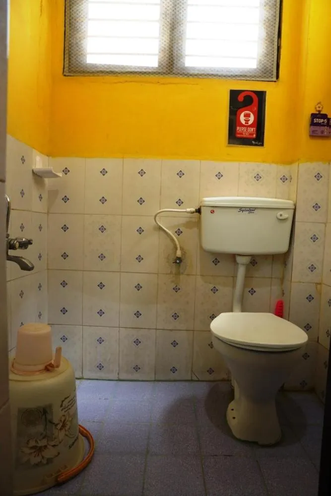 Toilet in LA VILLA CREOLE