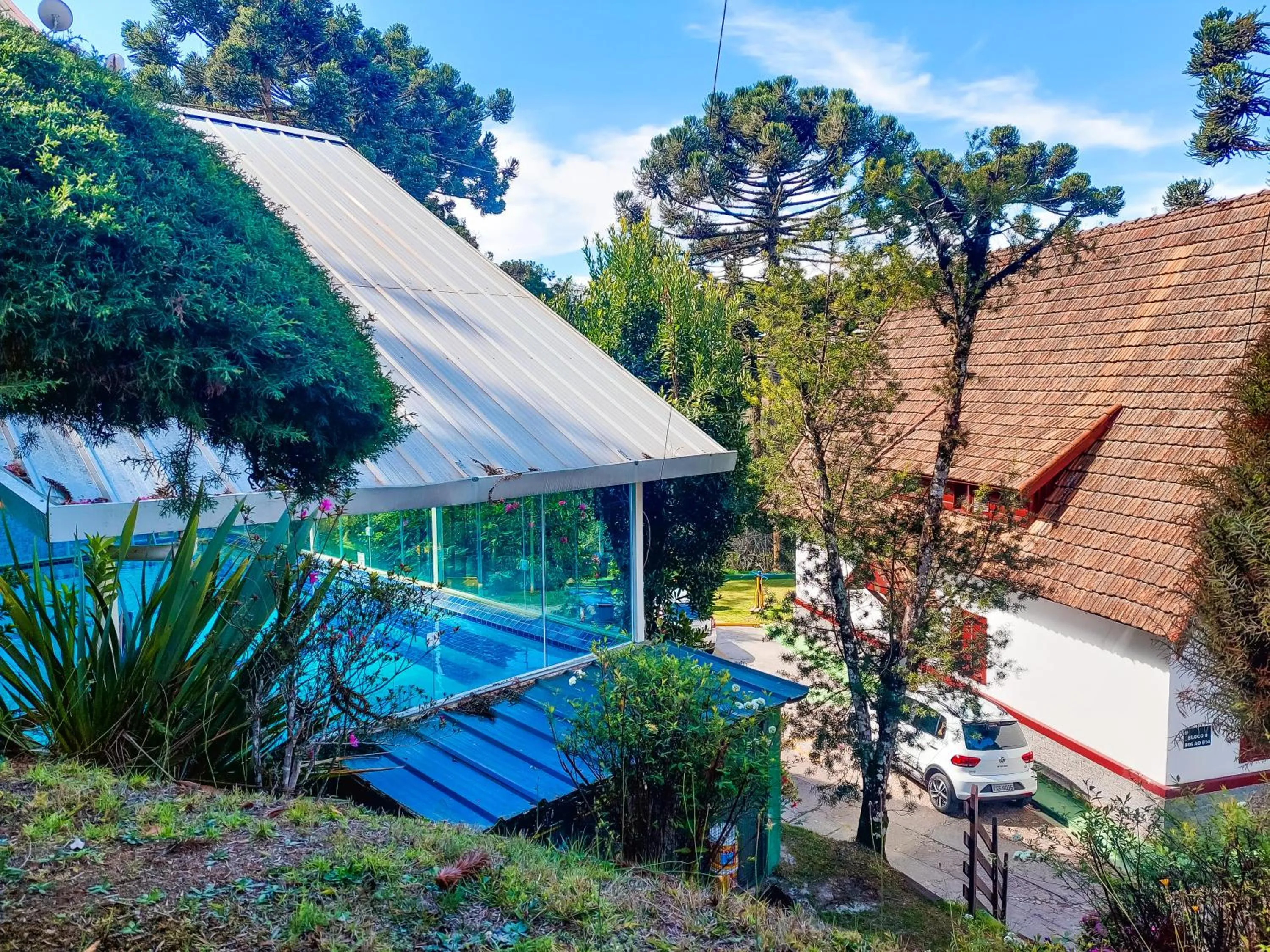Swimming pool in Hotel Fazenda Golden Park Campos do Jordão