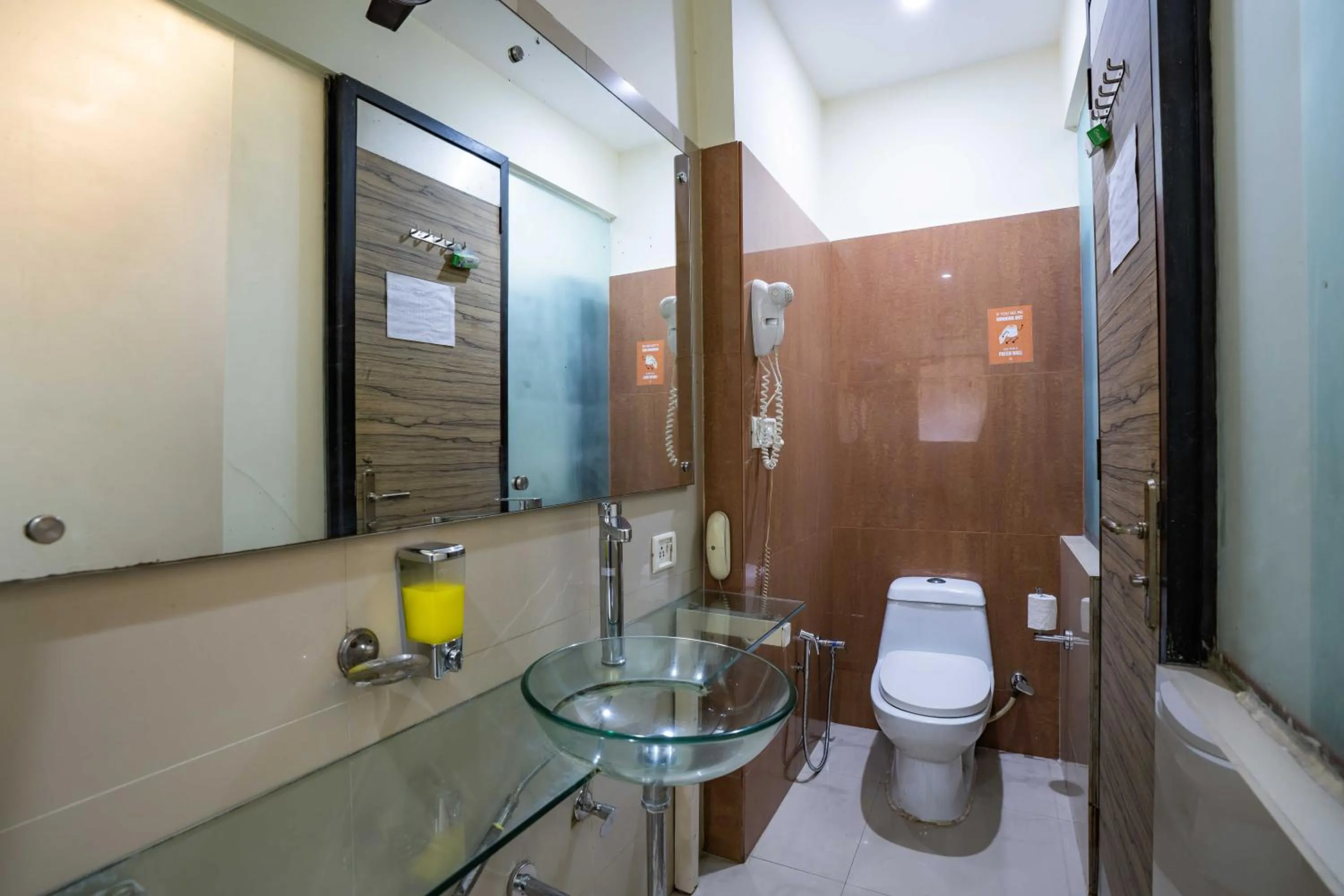 Shower in Zostel Delhi