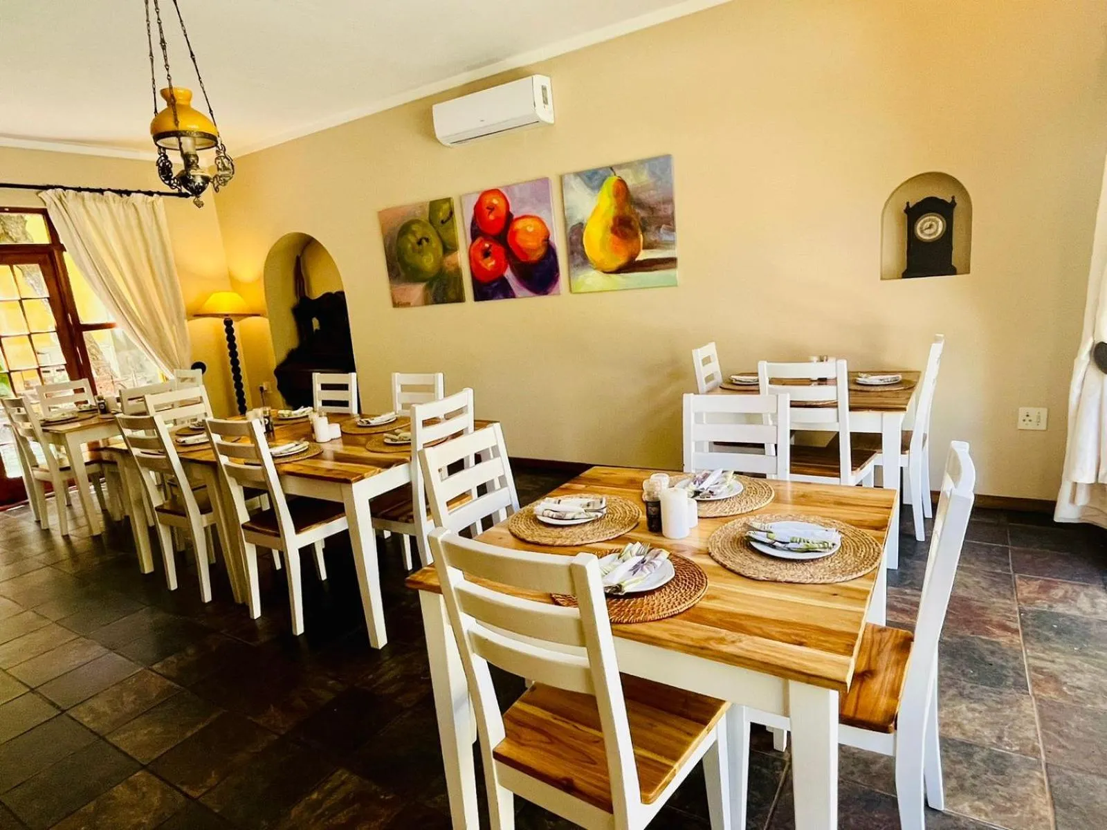 Restaurant/places to eat in 17 on Bird Guest House