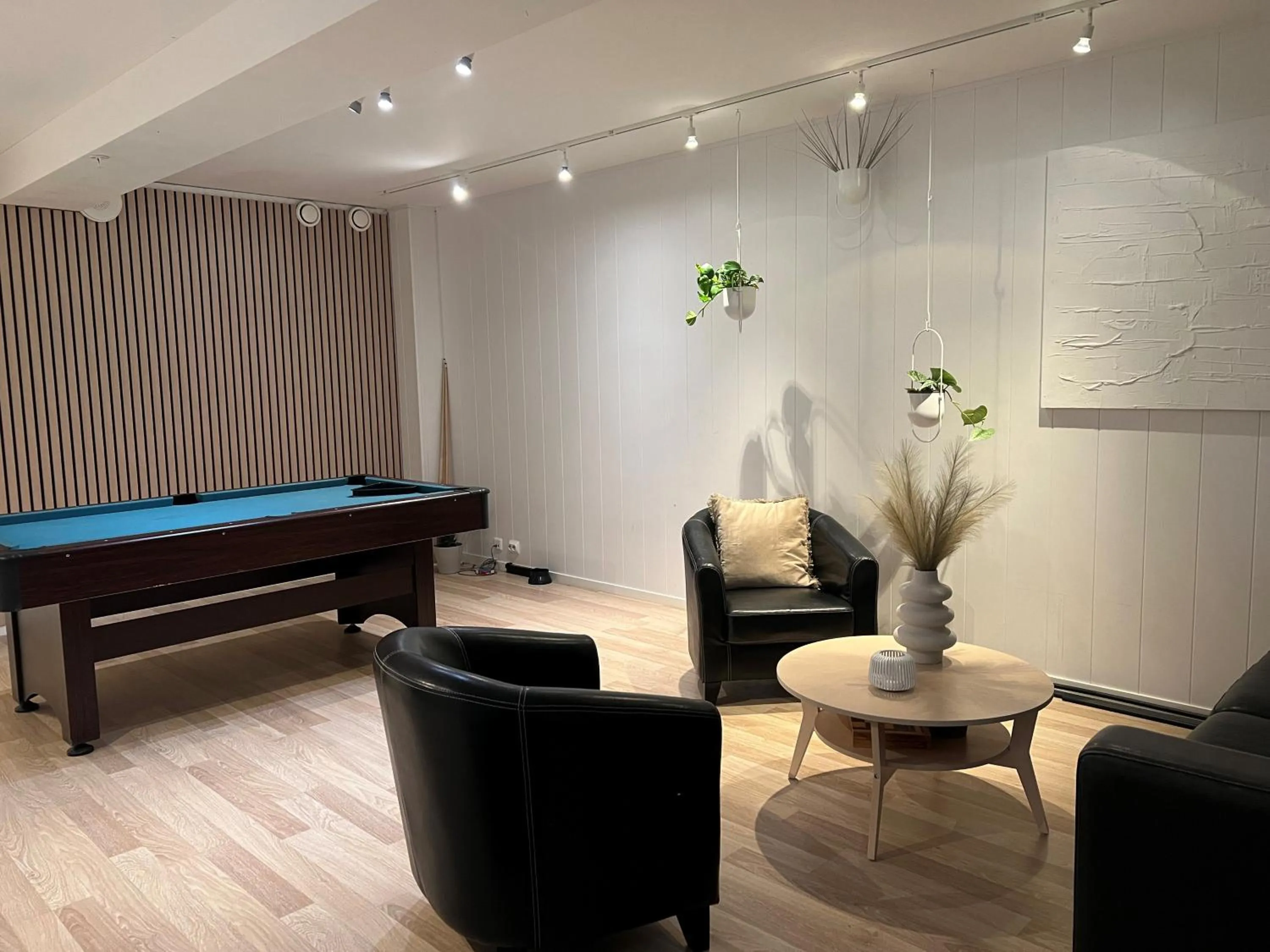 Property building in Selvbetjent leilighetshotell på Ålgård