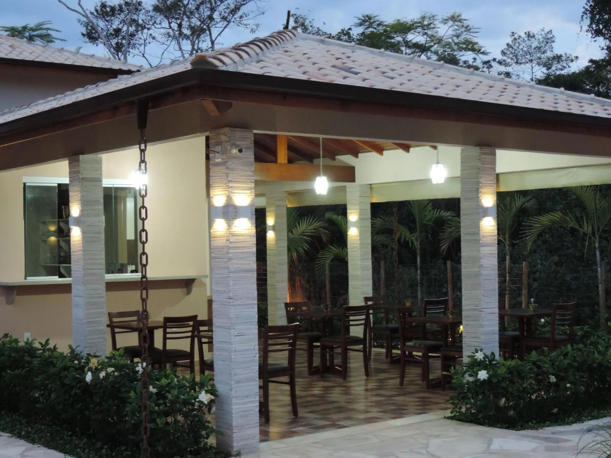 Restaurant/places to eat in Pousada Recanto Jota Ge