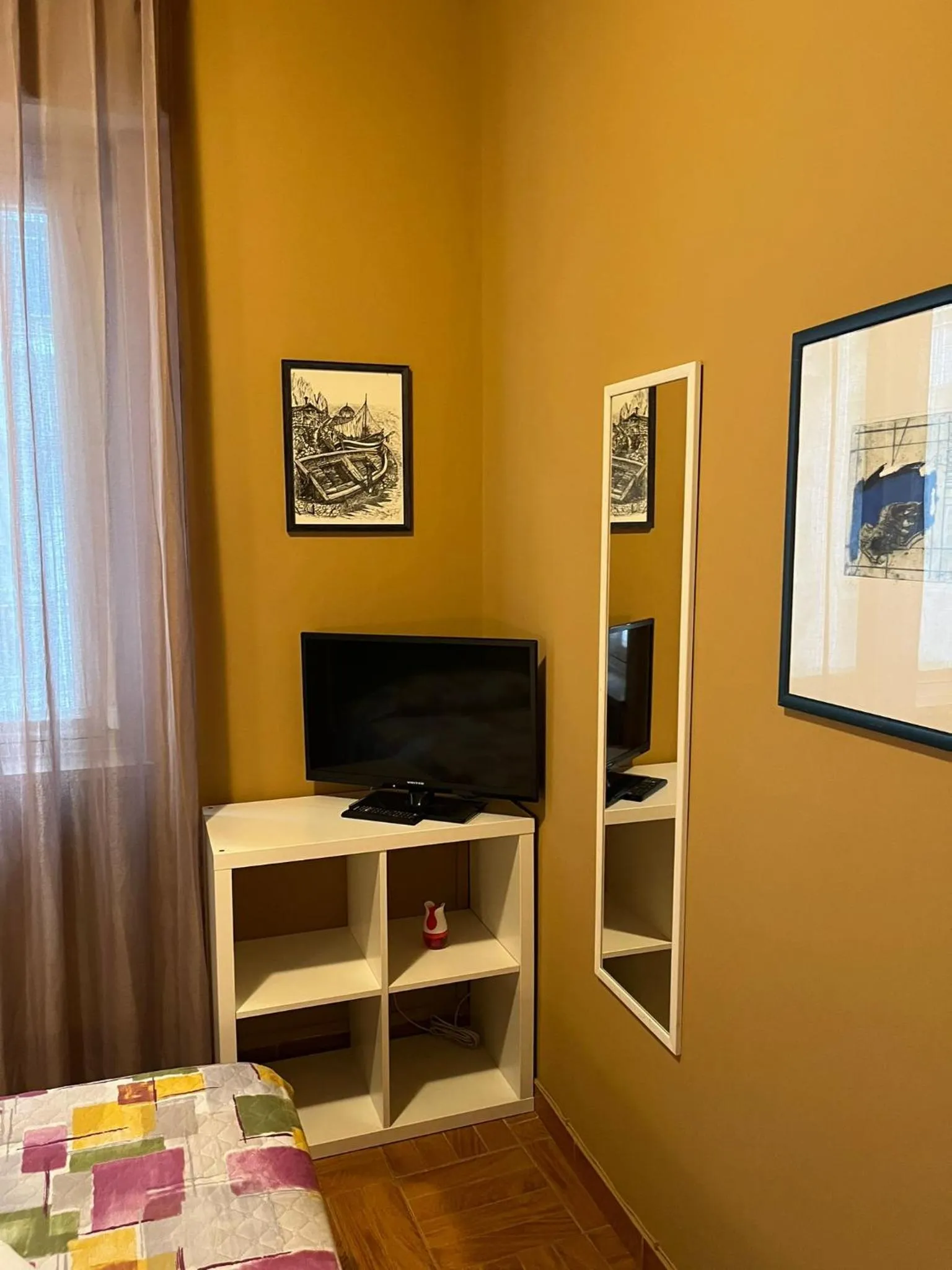 TV and multimedia in Corso Porta Nuova 39