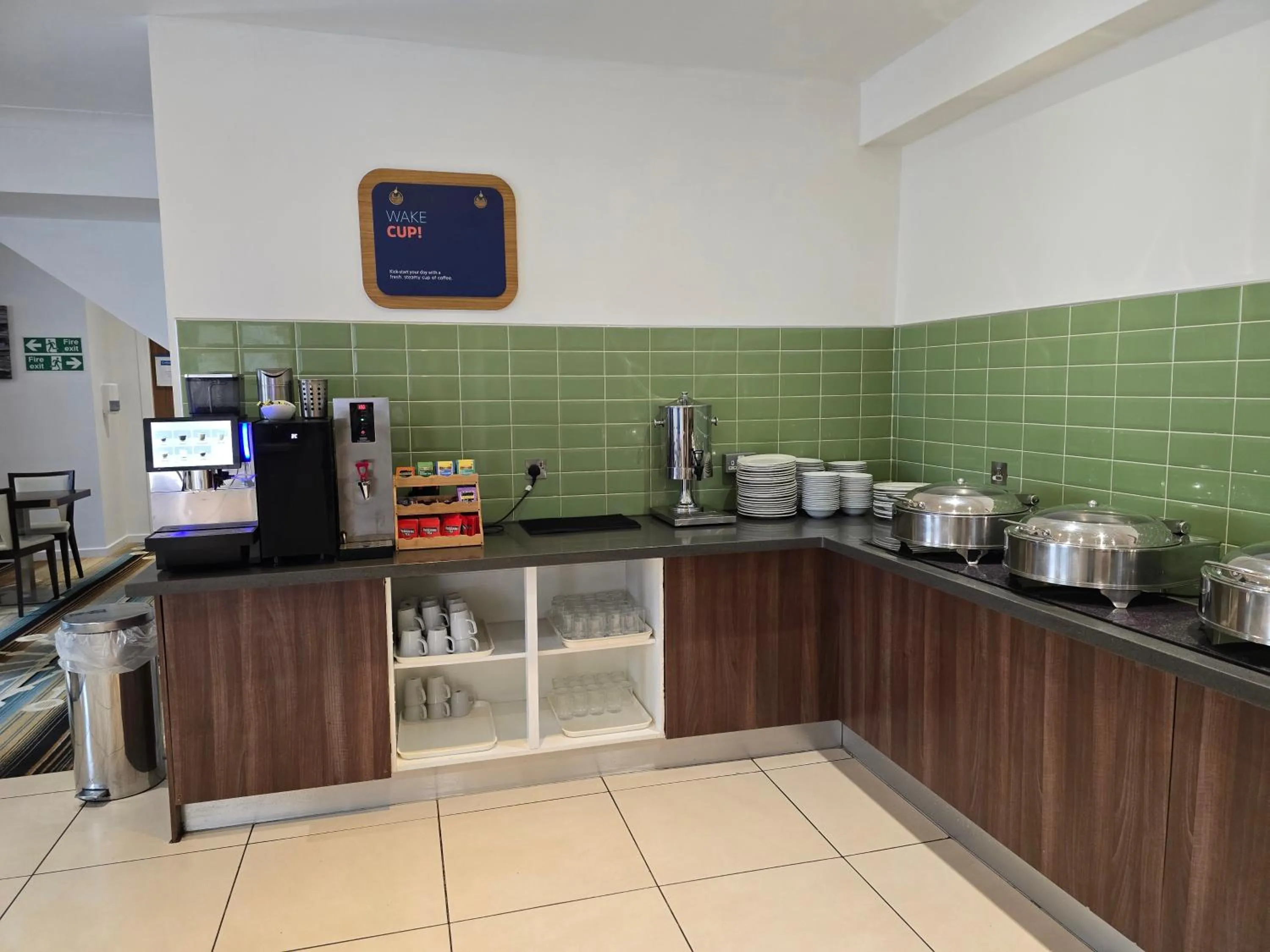 Restaurant/places to eat in Holiday Inn Express Wakefield by IHG