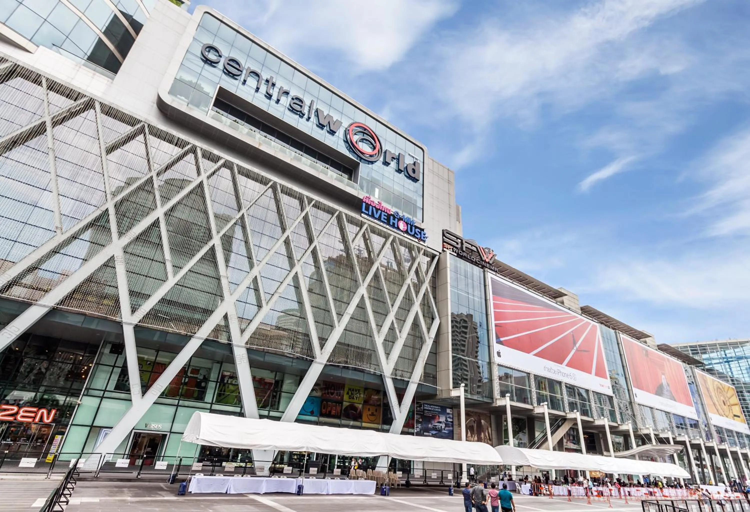 Area and facilities in Holiday Inn Express Bangkok Sukhumvit 11 by IHG