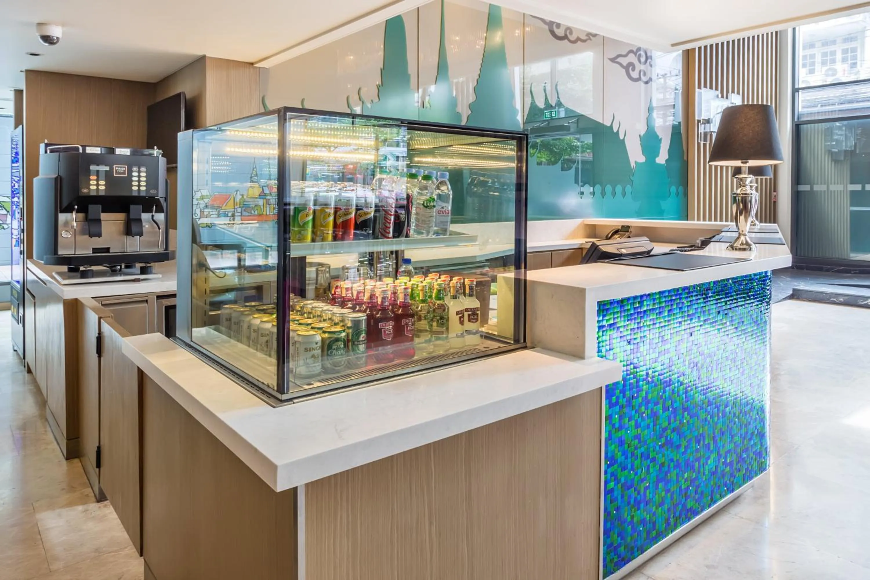 Lounge or bar in Holiday Inn Express Bangkok Sukhumvit 11 by IHG
