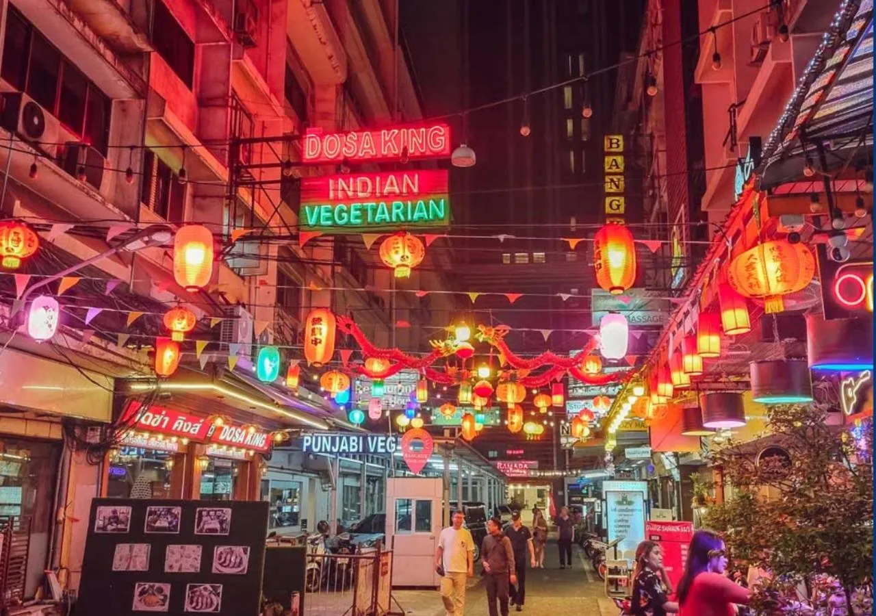 Restaurant/places to eat in Holiday Inn Express Bangkok Sukhumvit 11 by IHG