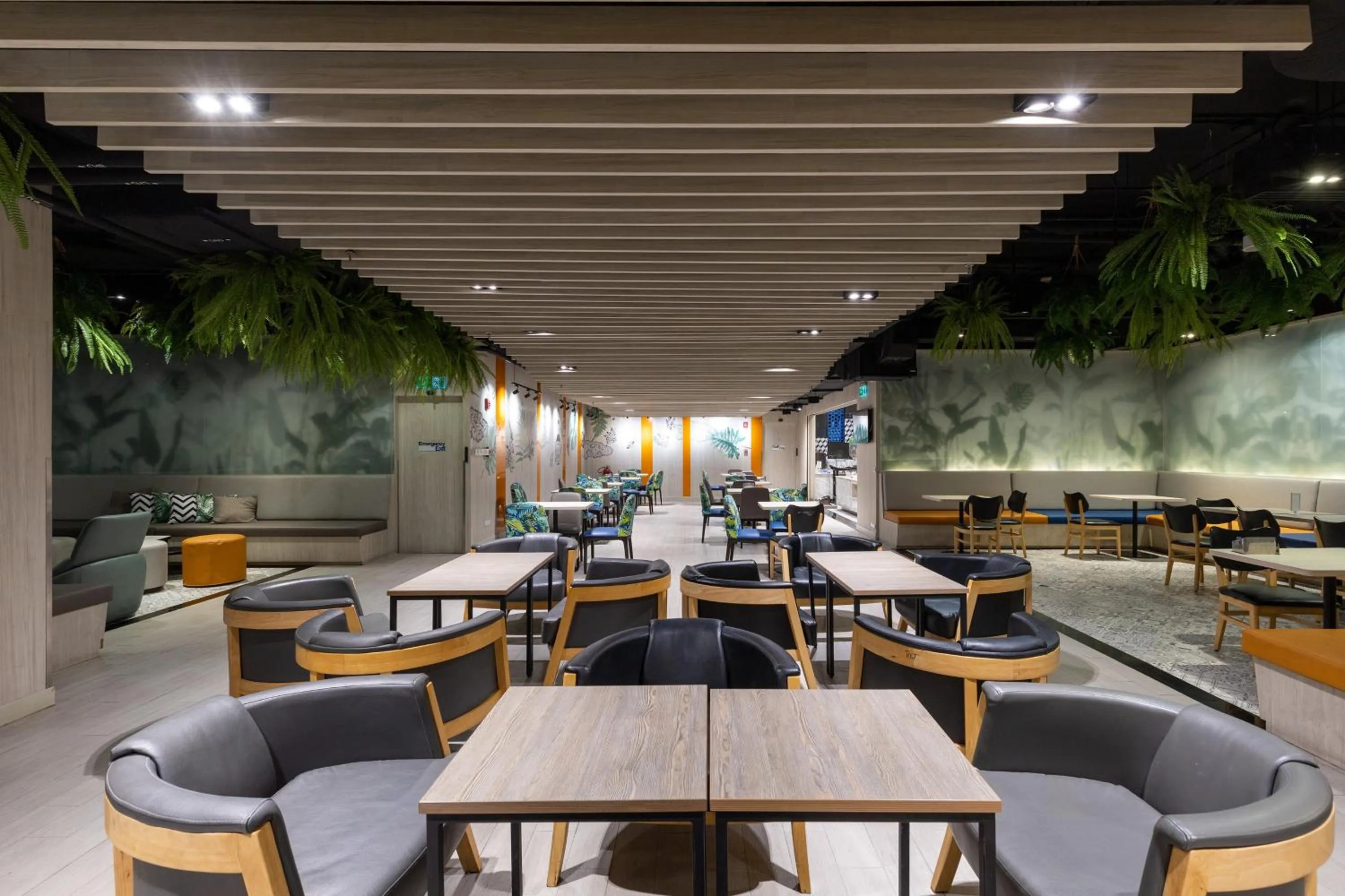 Breakfast in Holiday Inn Express Bangkok Sukhumvit 11 by IHG