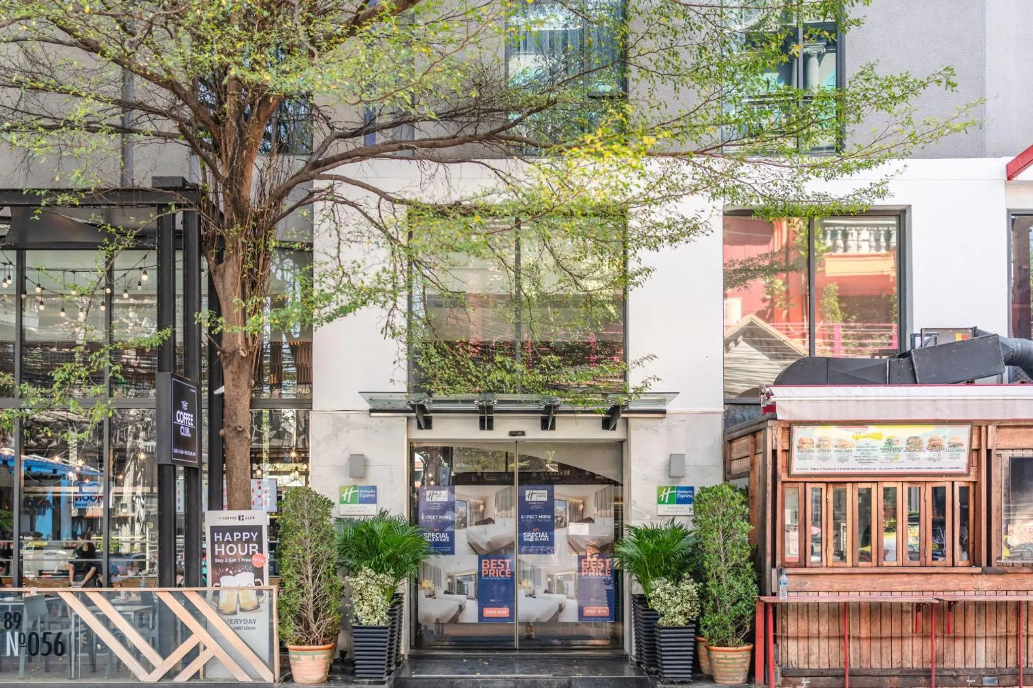 Property building in Holiday Inn Express Bangkok Sukhumvit 11 by IHG