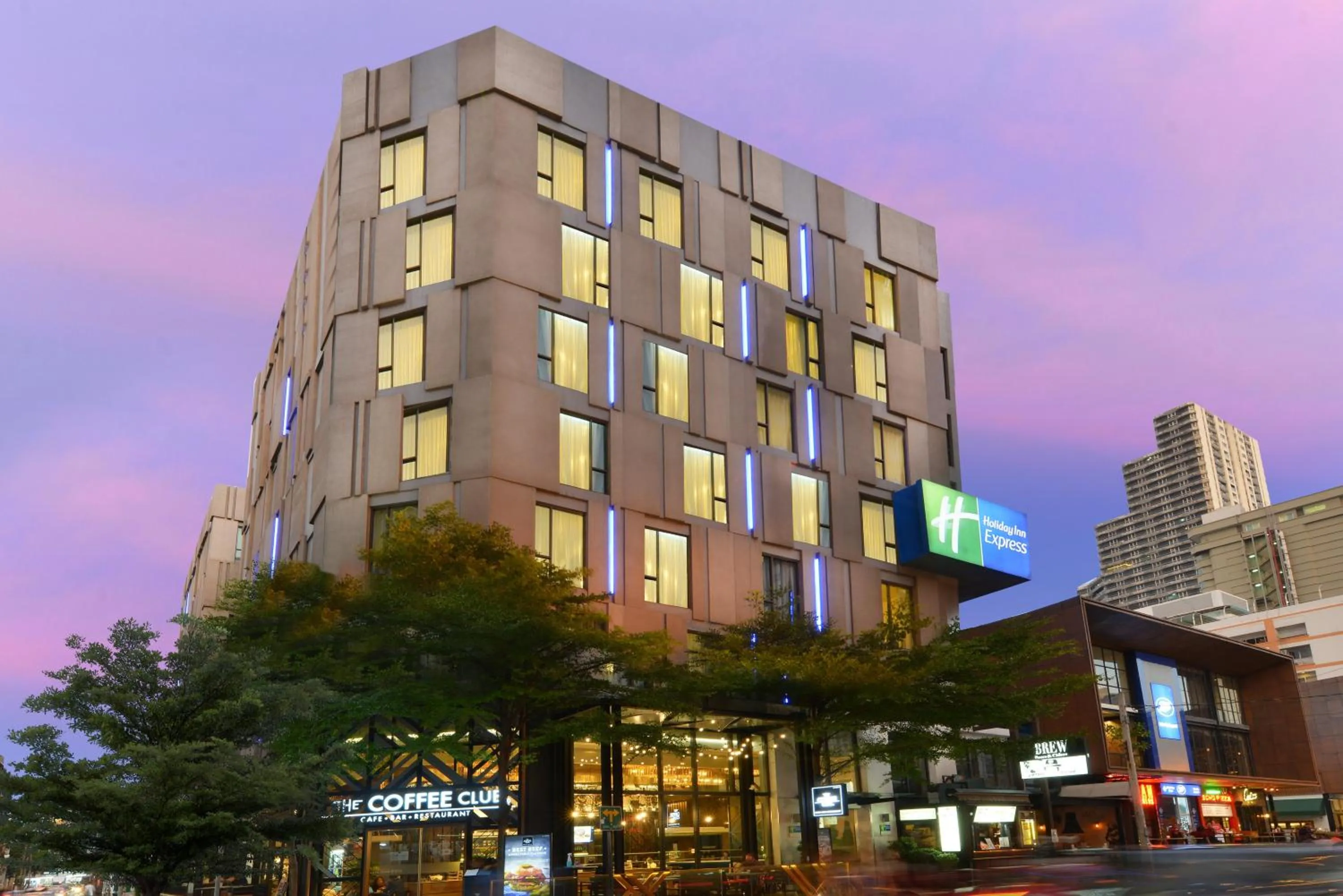 Property building in Holiday Inn Express Bangkok Sukhumvit 11 by IHG