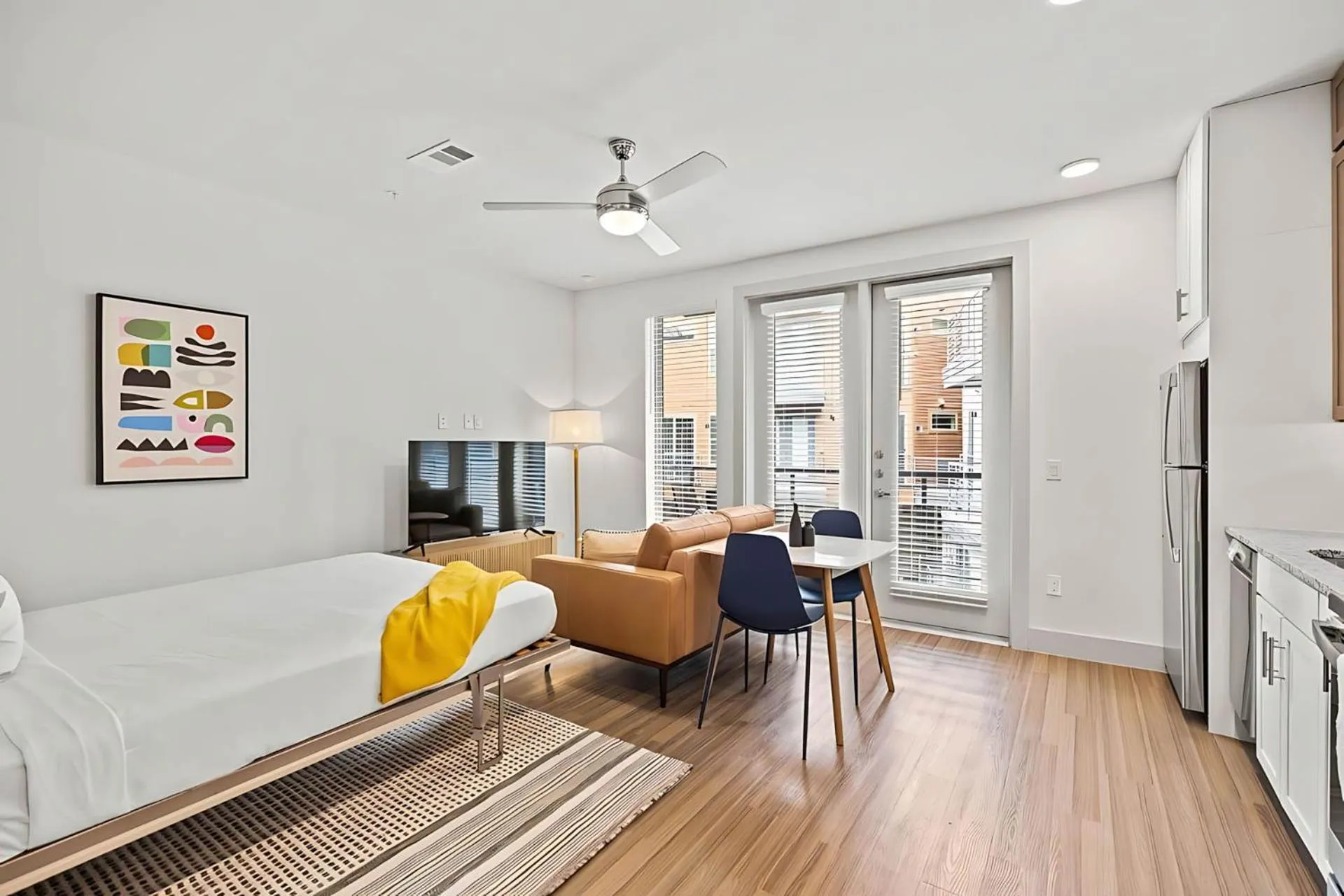 Dining area, Bed in Placemakr Downtown Austin