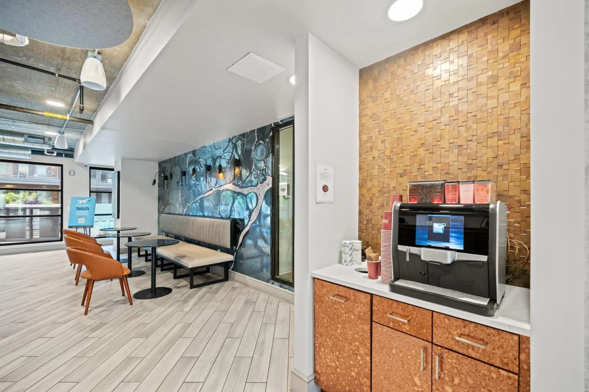 Coffee/tea facilities in Placemakr Downtown Austin