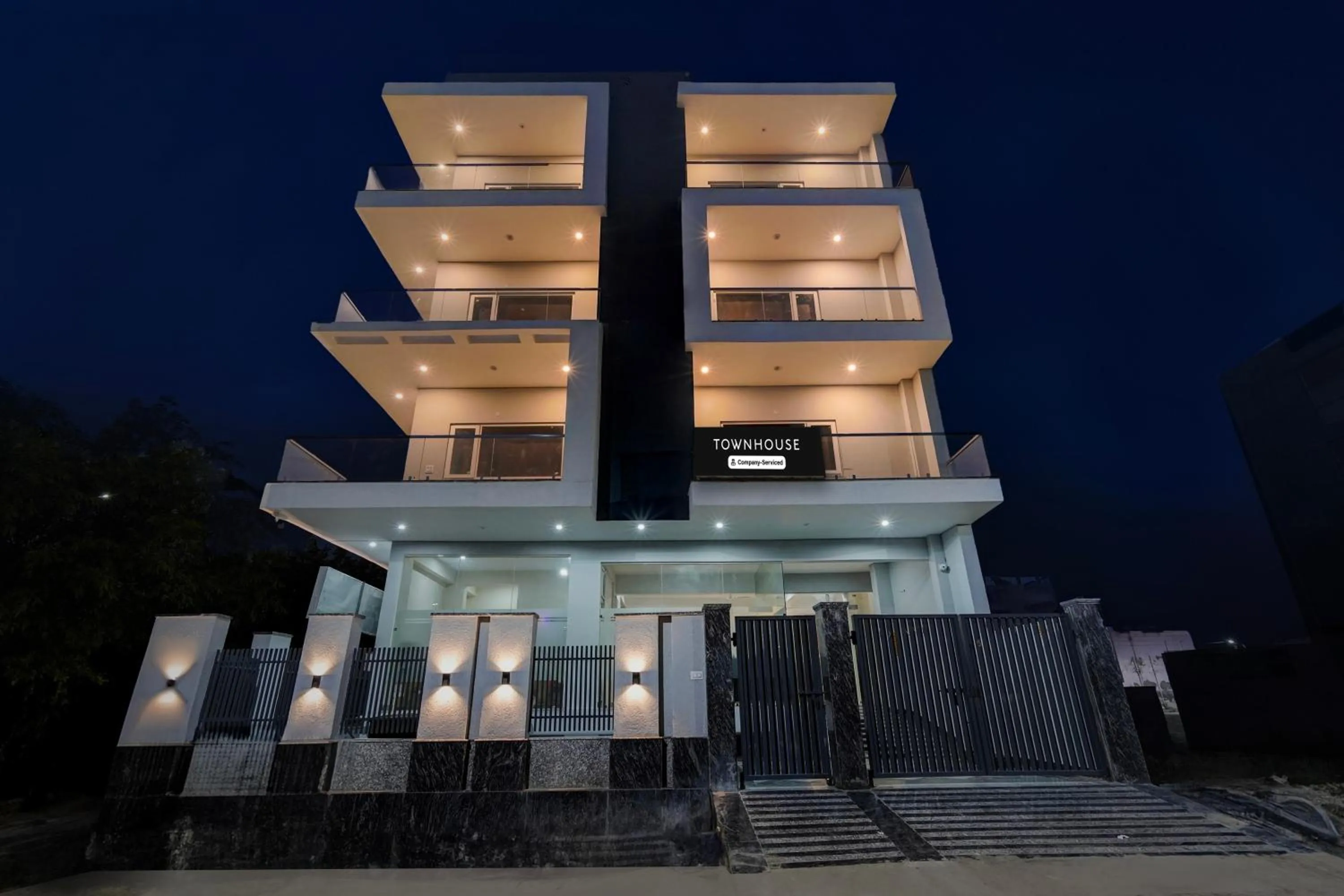 Facade/entrance in Townhouse Sector 86 Near Sector 83 Metro Station