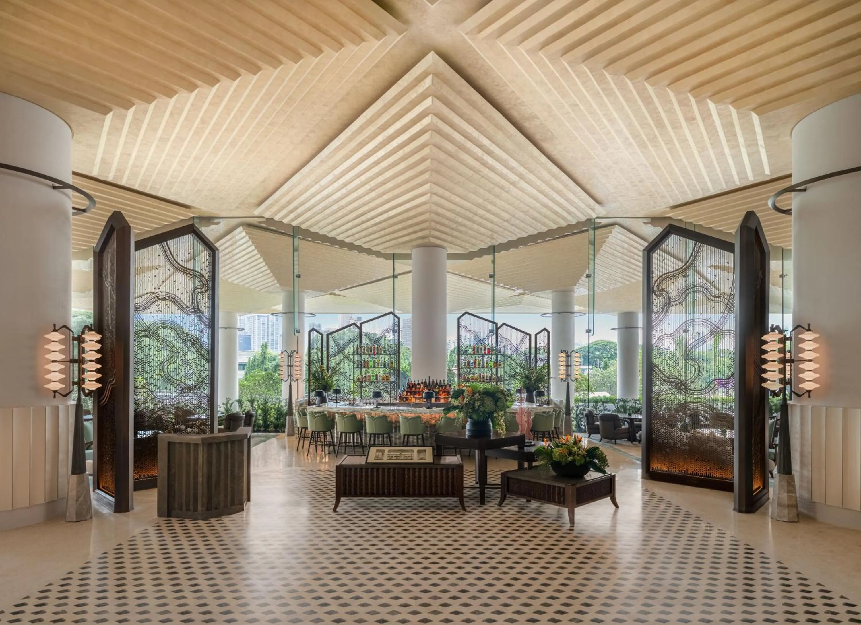 Lounge or bar in Dusit Thani Bangkok