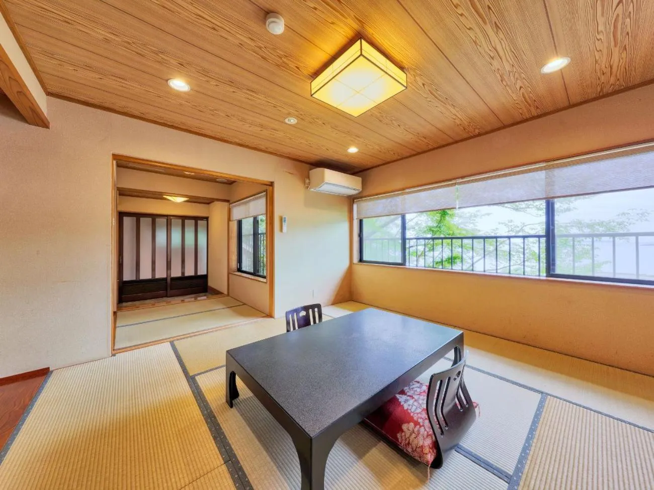 Photo of the whole room in AtamiOnsen Nagahamaen