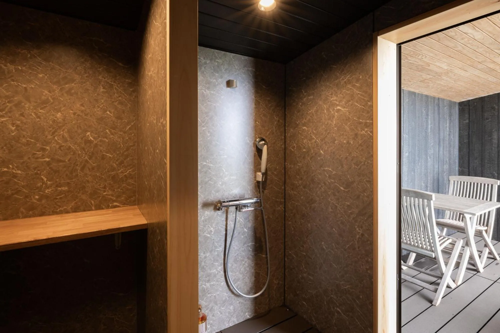 Shower in AtamiOnsen Nagahamaen