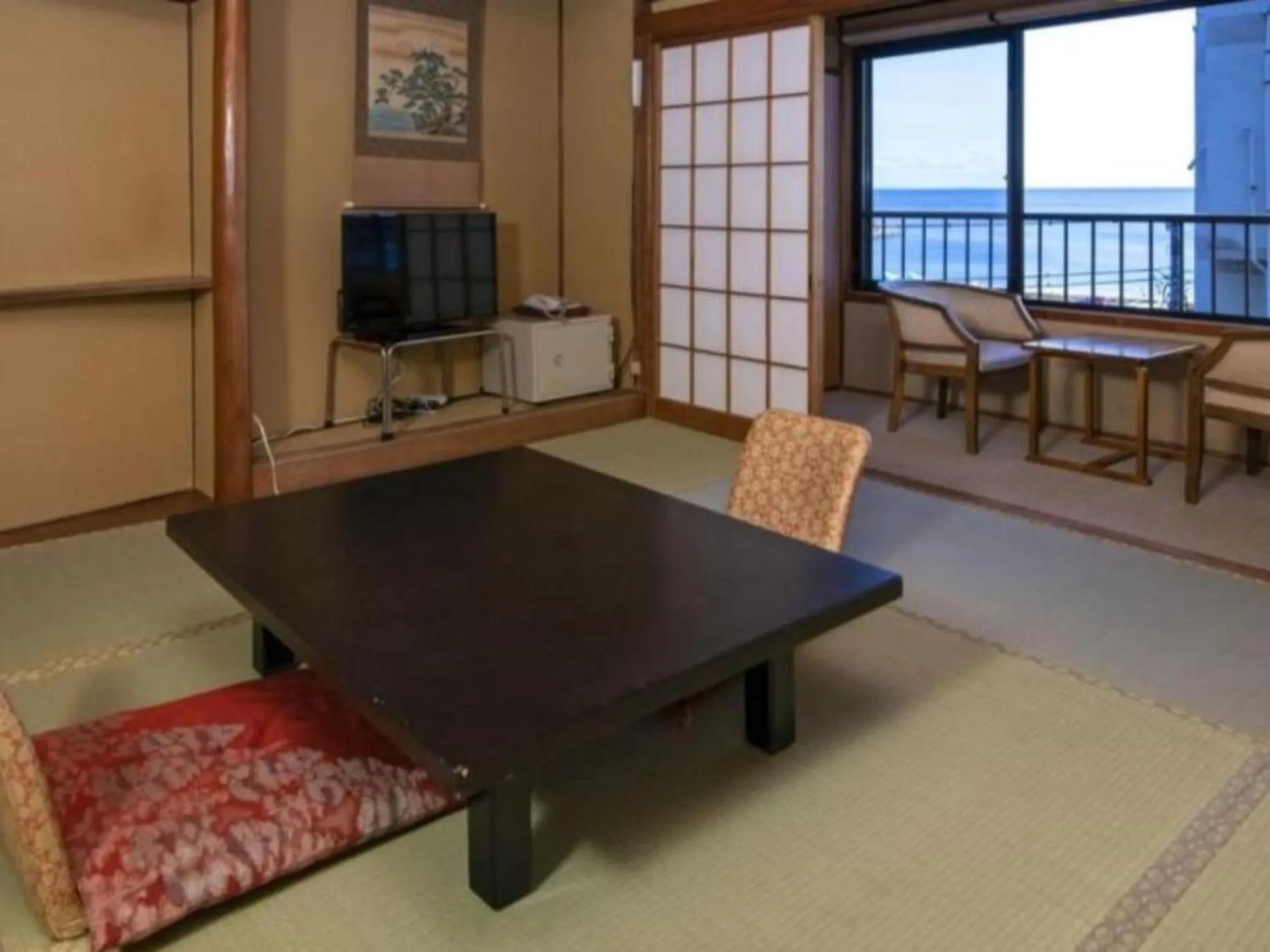 Photo of the whole room in AtamiOnsen Nagahamaen