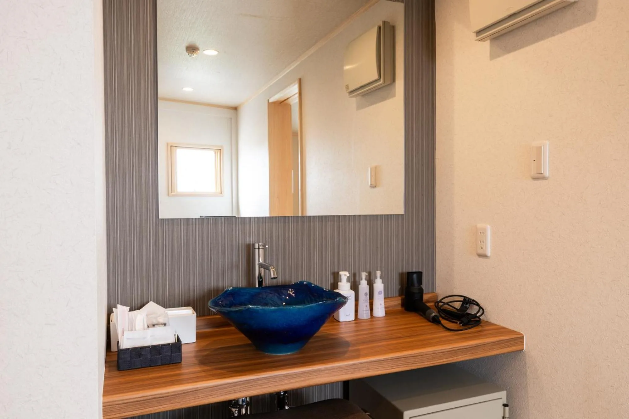 Photo of the whole room in AtamiOnsen Nagahamaen