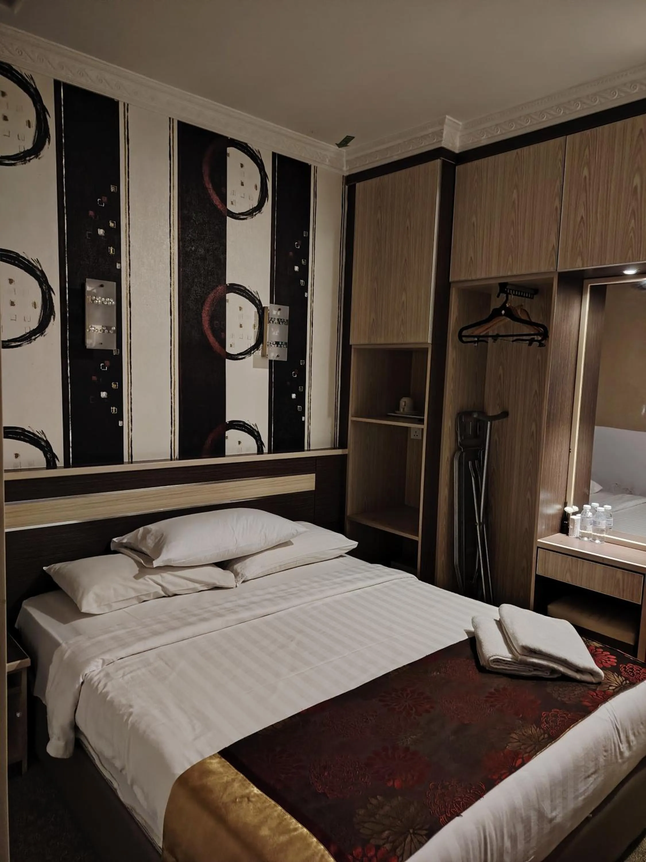 Bedroom, Bed in The Ardens Hotel - Nong Chik, Kolam Air, Johor Bahru