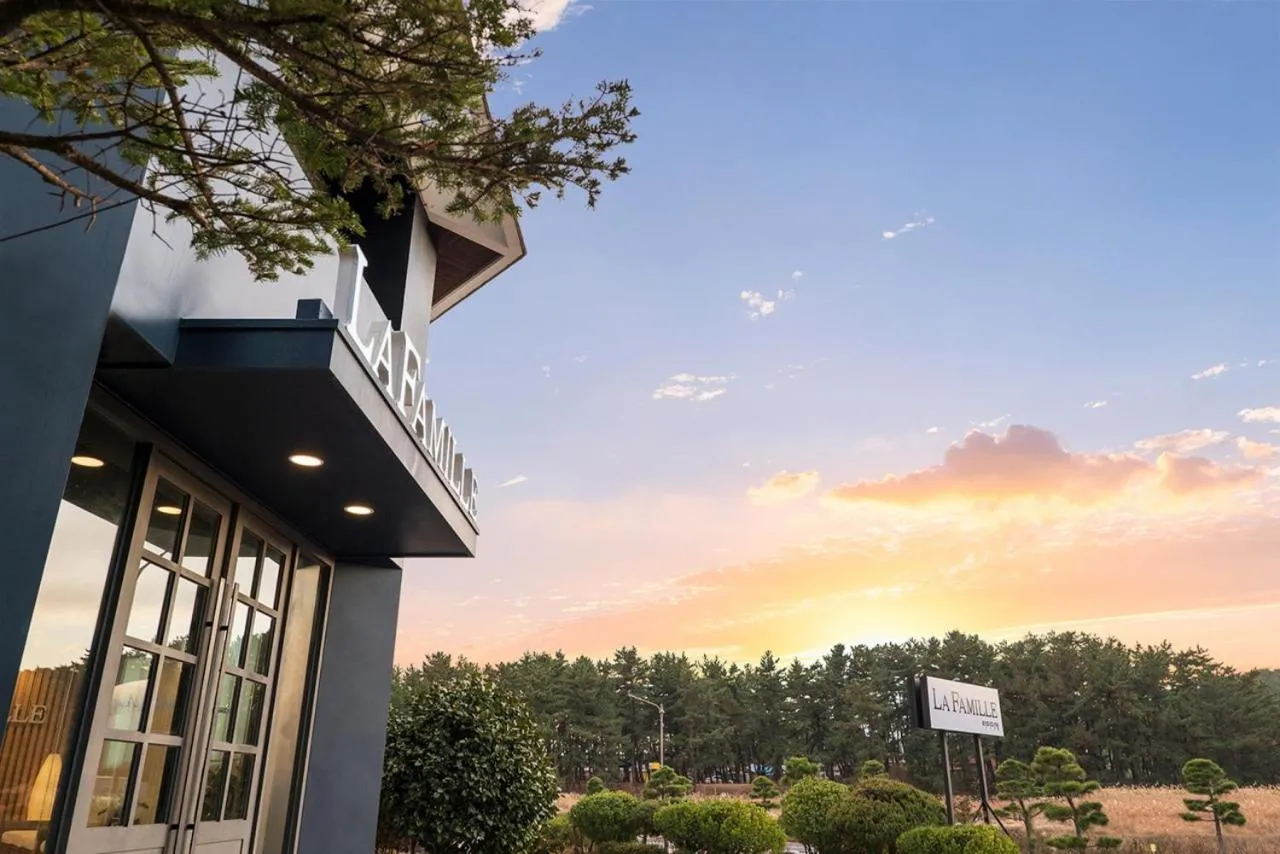 Property building in La Famille