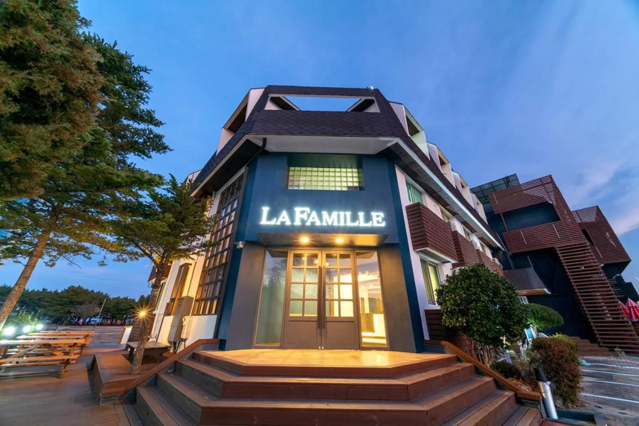 Property building in La Famille