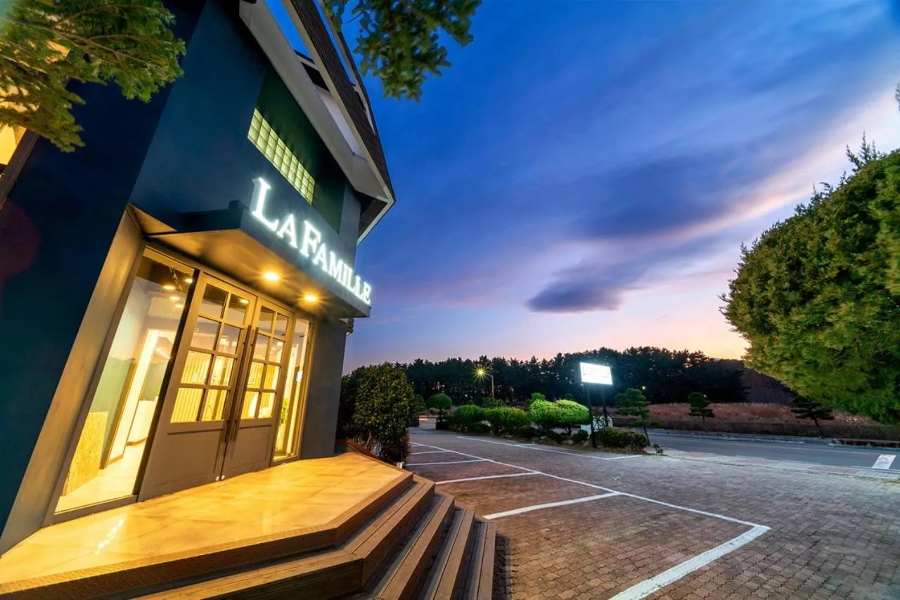 Property building in La Famille